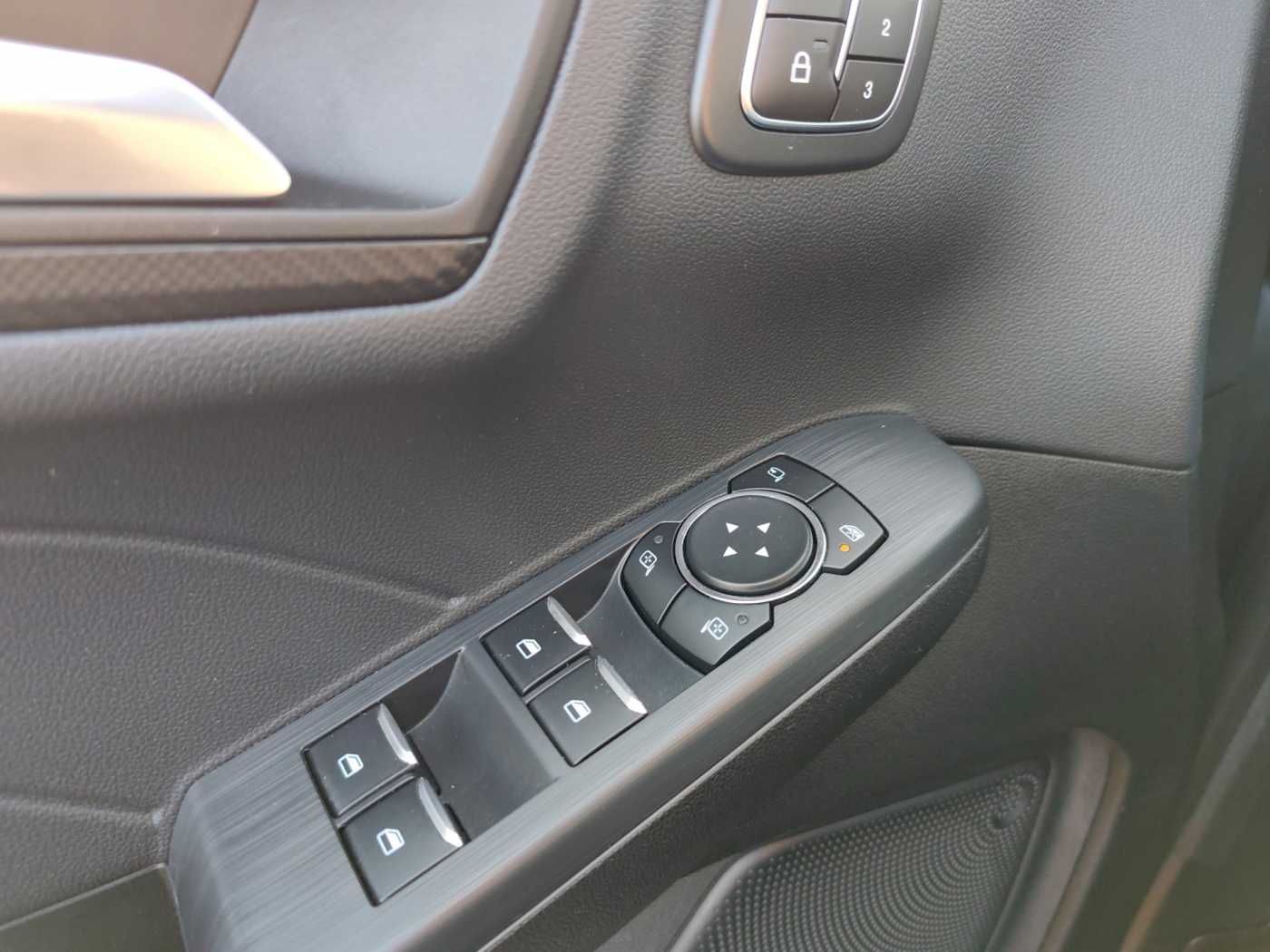 Ford Kuga PHEV ST-Line X AHK B&O ACC HuD Panoramadach