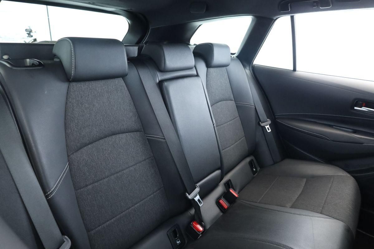 Toyota Corolla Touring Sports 1.8 CVT Team D Navi Kam
