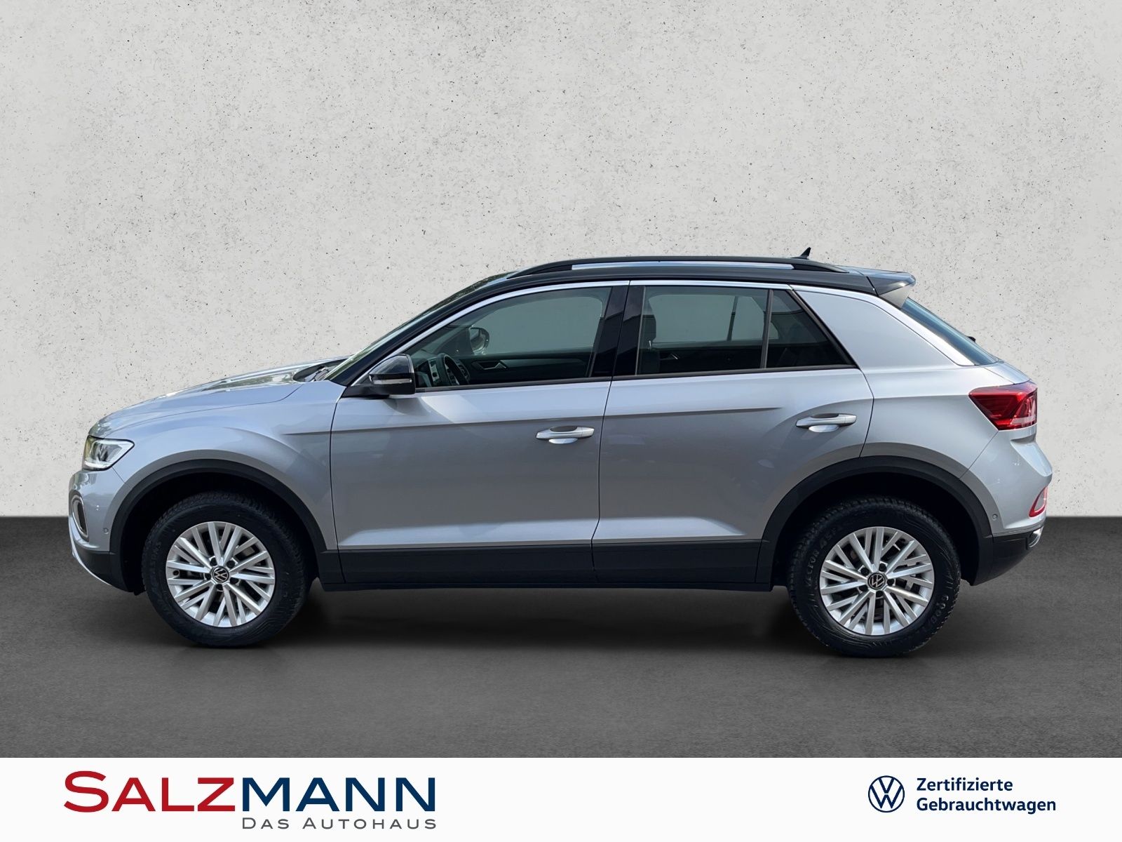 Volkswagen T-Roc 1.5 TSI Life - Samsaru's Car Outlet