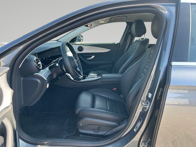 Mercedes-Benz E 300 e Avantgarde - Samsaru's Car Outlet