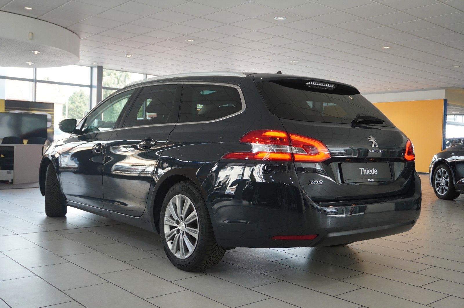 Peugeot 308 SW 1.5D ALLURE BUSINESS - Samsaru's Car Outlet