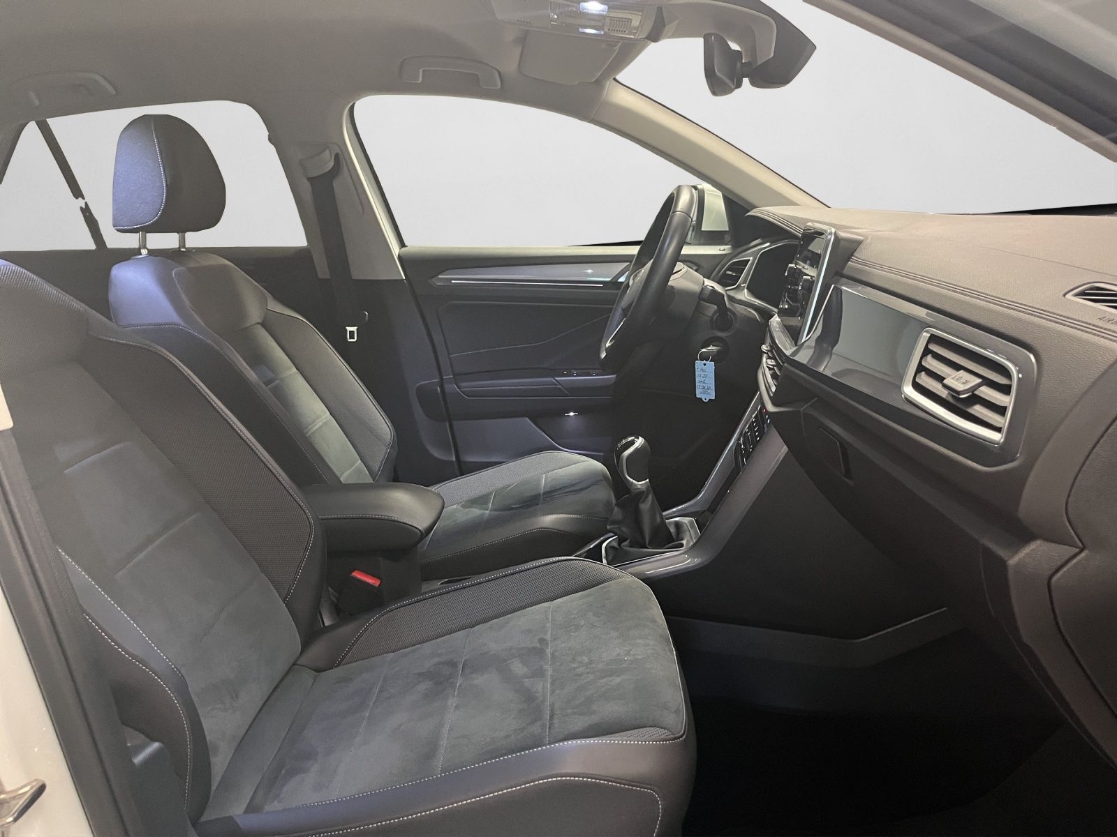 Volkswagen T-Roc 1.5 TSI Style - Samsaru's Car Outlet