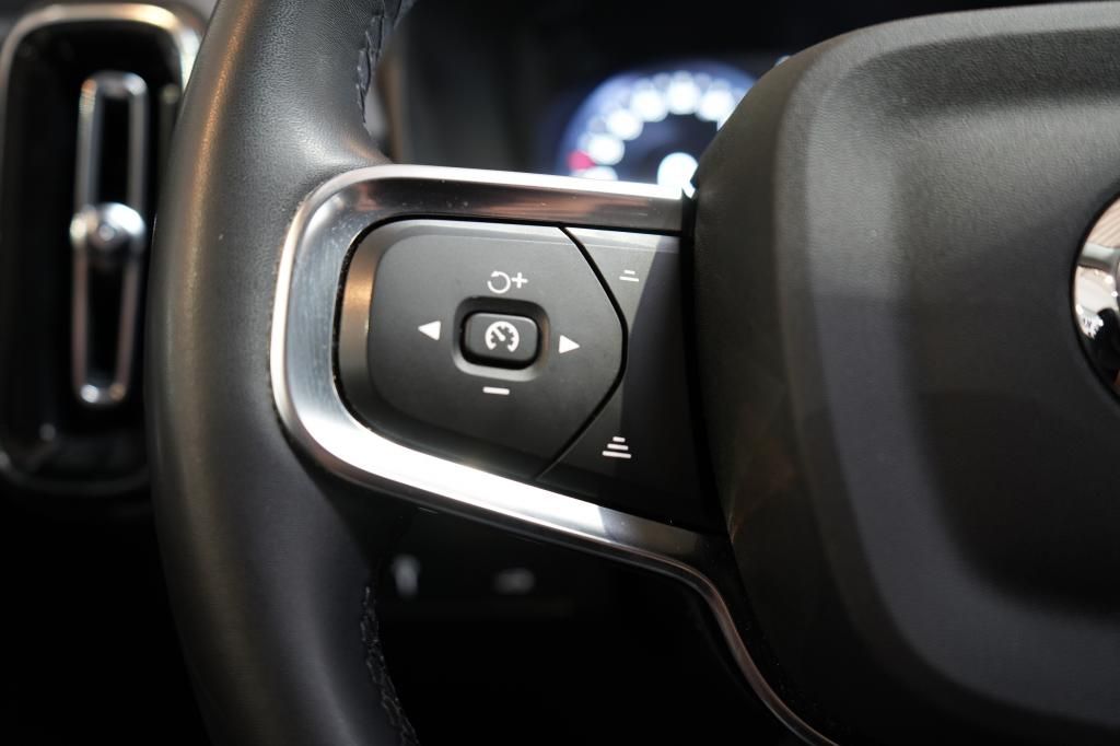 Volvo XC 40 B4 Momentum - Samsaru's Car Outlet