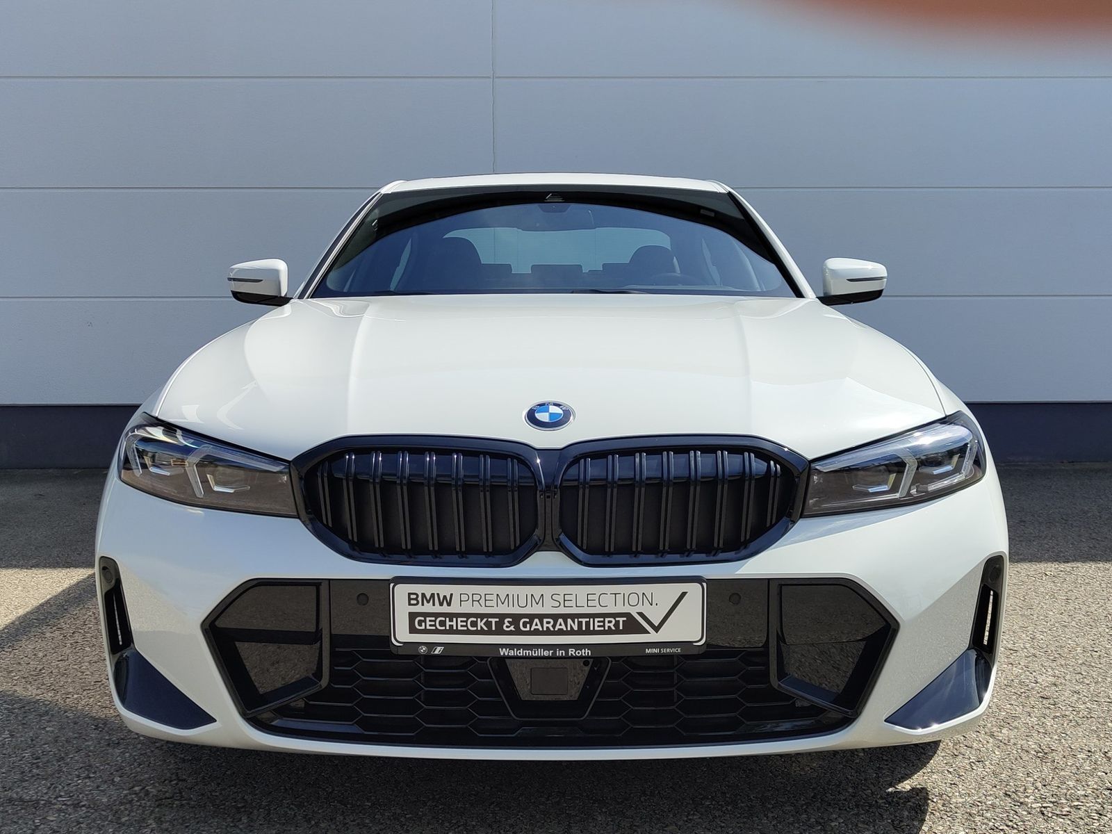BMW 320d M Sportpaket - Samsaru's Car Outlet