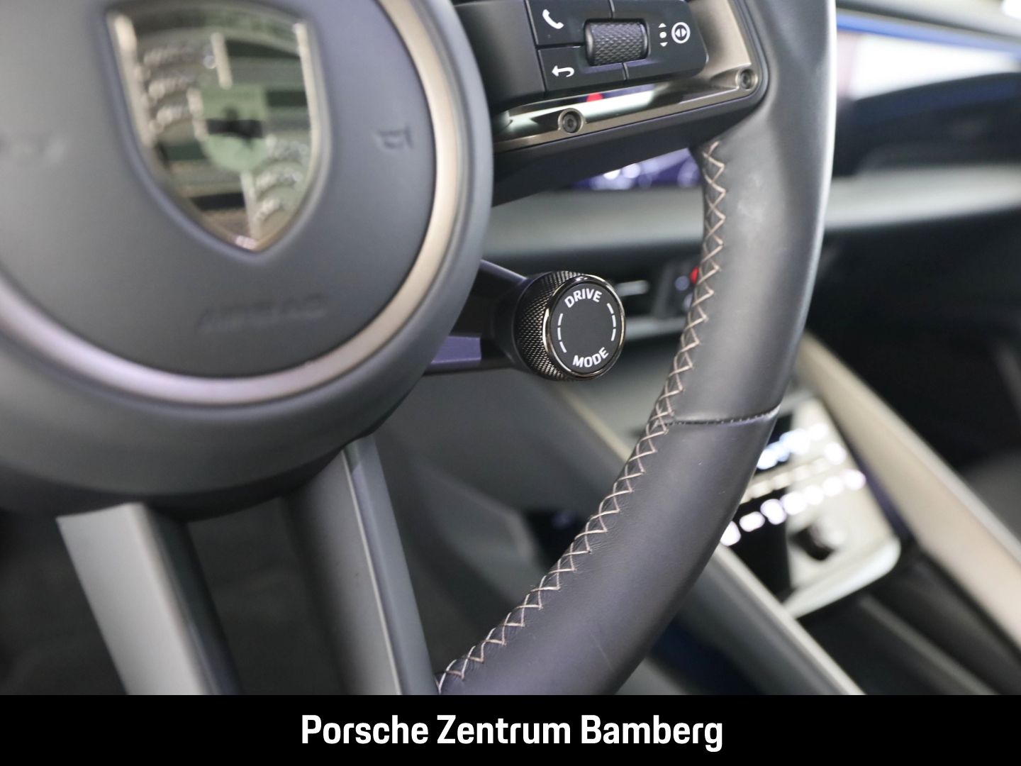 Porsche Macan Turbo/ Burmester/ Akustikglas/ Head-Up uvm