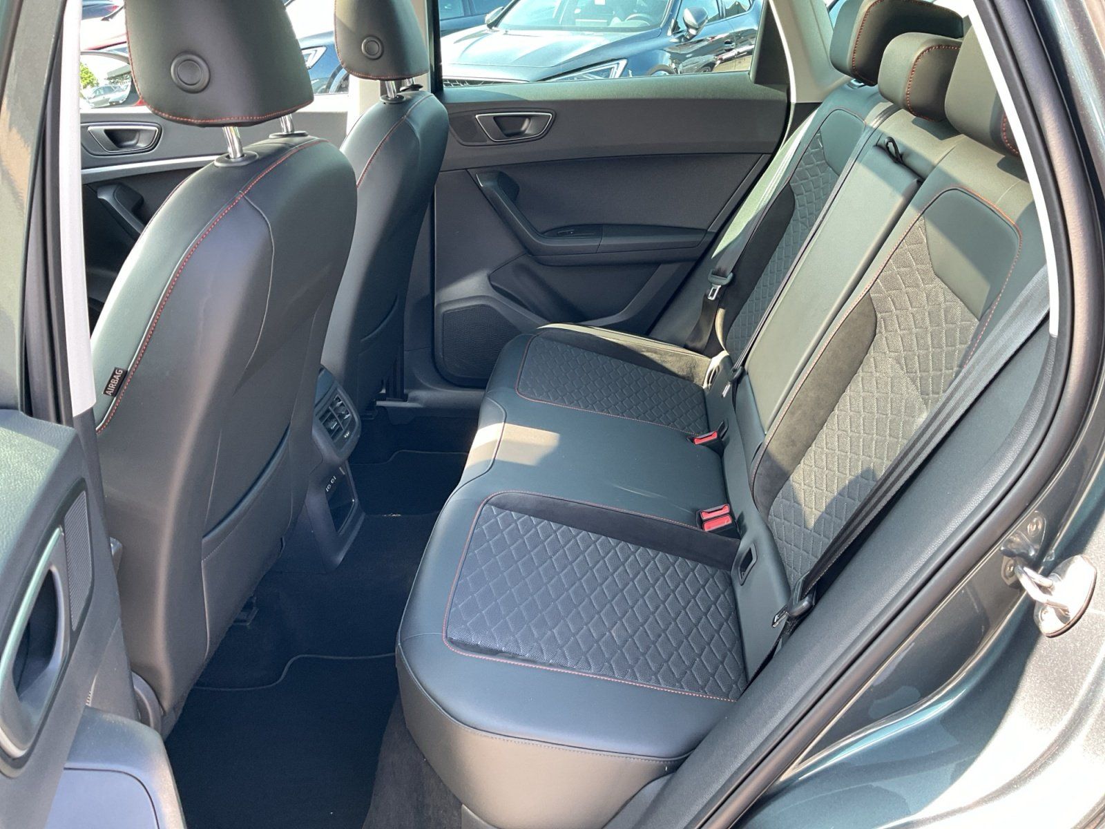 Seat Ateca FR 1.5 TSI DSG NAVI LED AHK PANO
