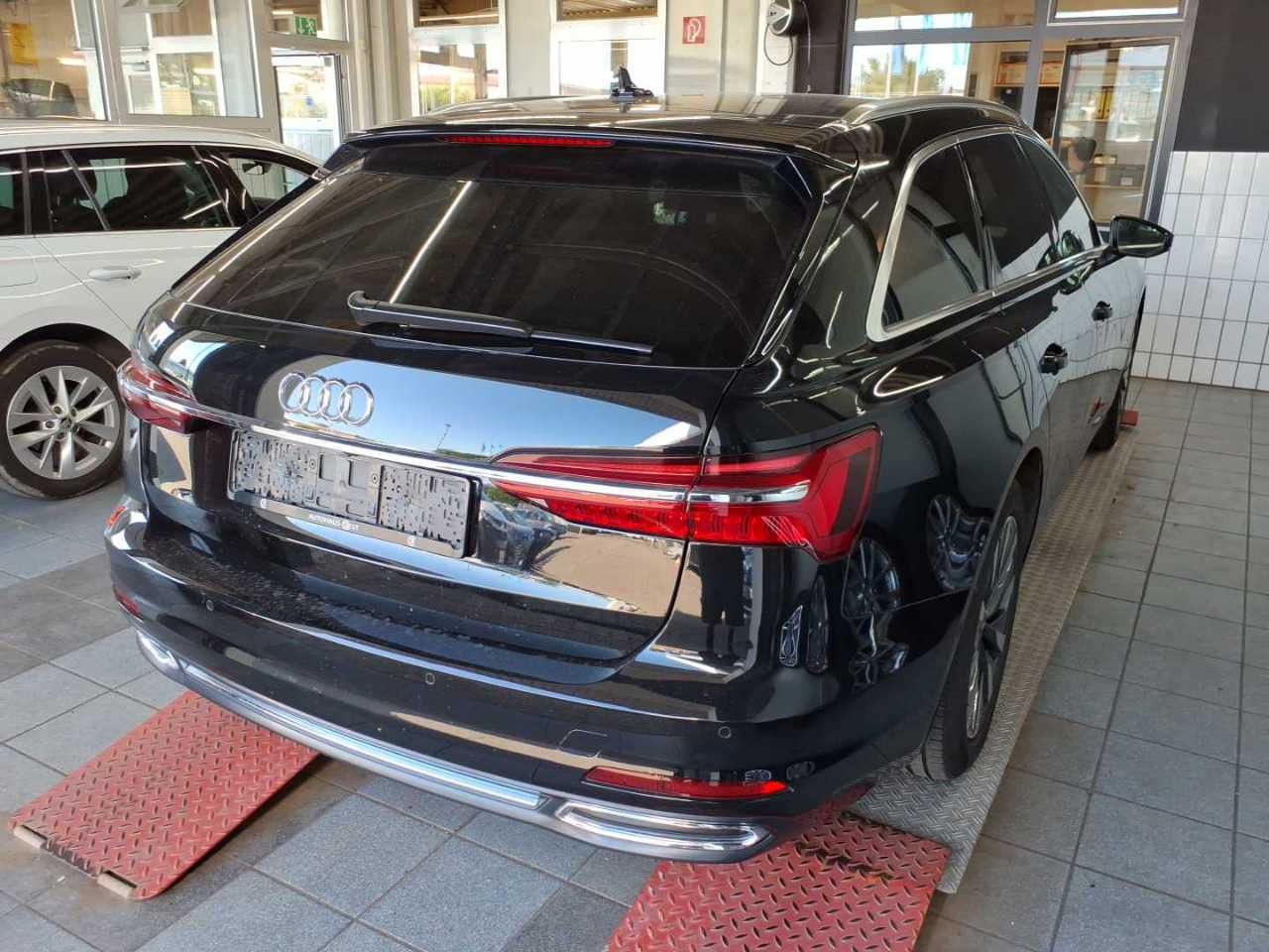 Audi A6 Avant 40 TDI S tronic SPORT - Samsaru's Car Outlet