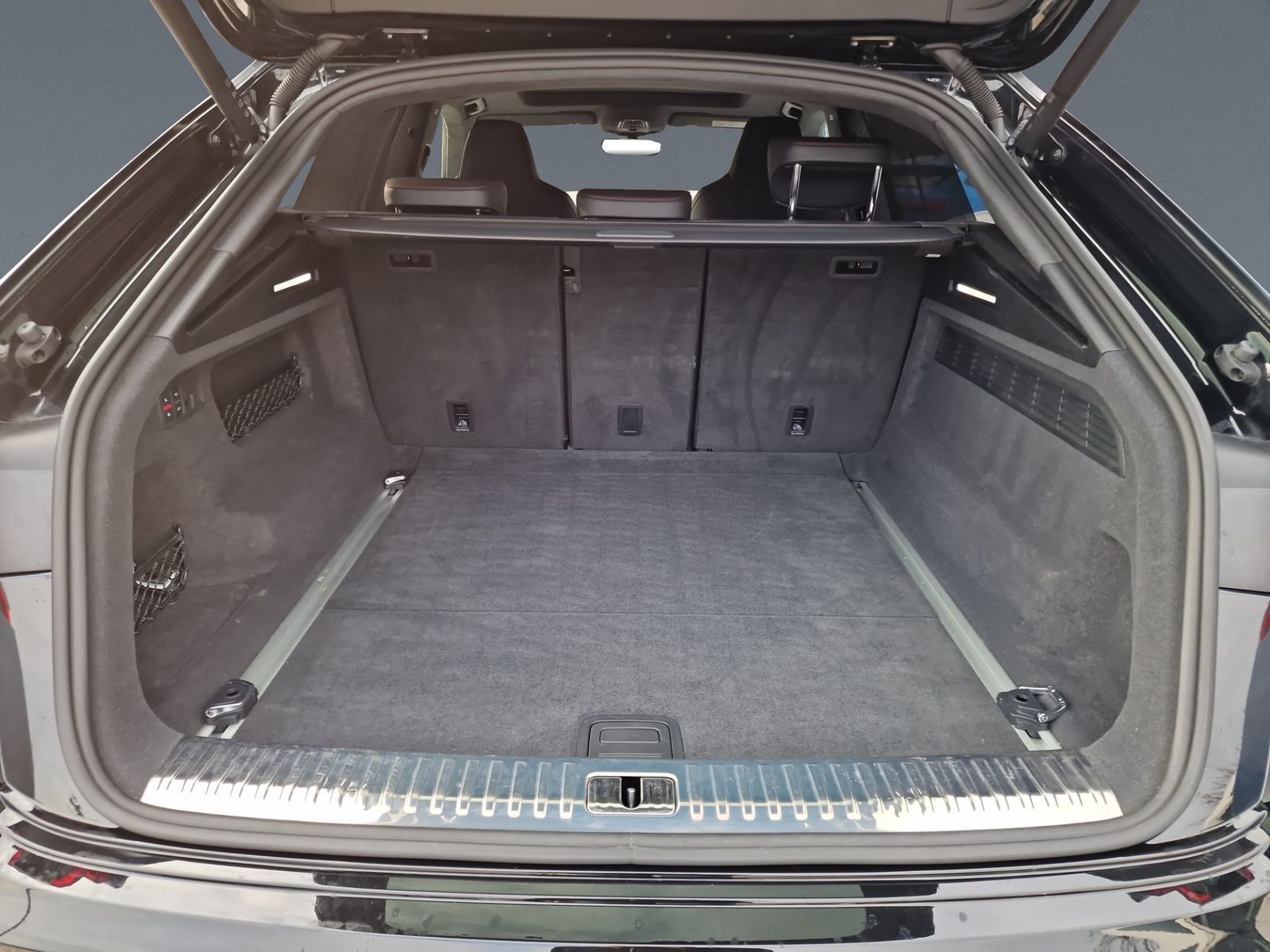 Audi RS Q8 HD-MATRIX Keramik Pano 305km/h RS-AGA 23"