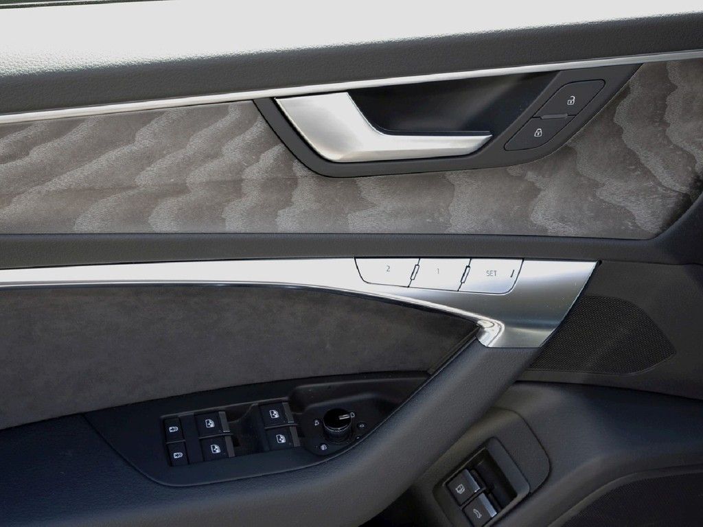 Audi A6 Avant 55 TFSI e Q S line - Samsaru's Car Outlet