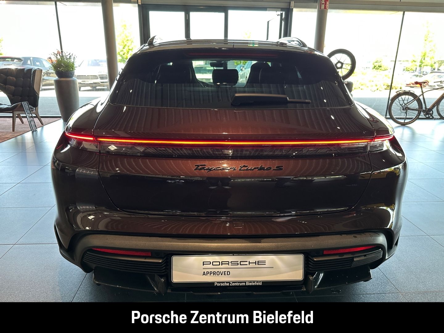 Porsche Taycan Turbo S Cross Turismo Burmester Panorama