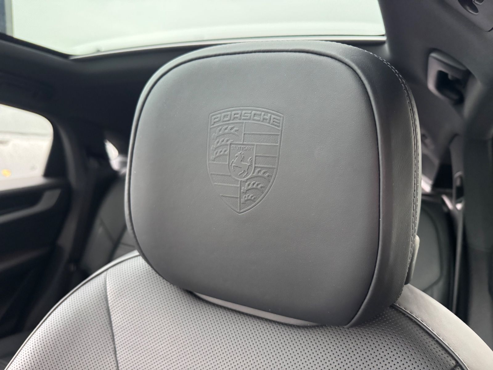Porsche E-Hybrid Coupé INNODRIVE-LUFTF-PANO-MASSAGE-VOLL
