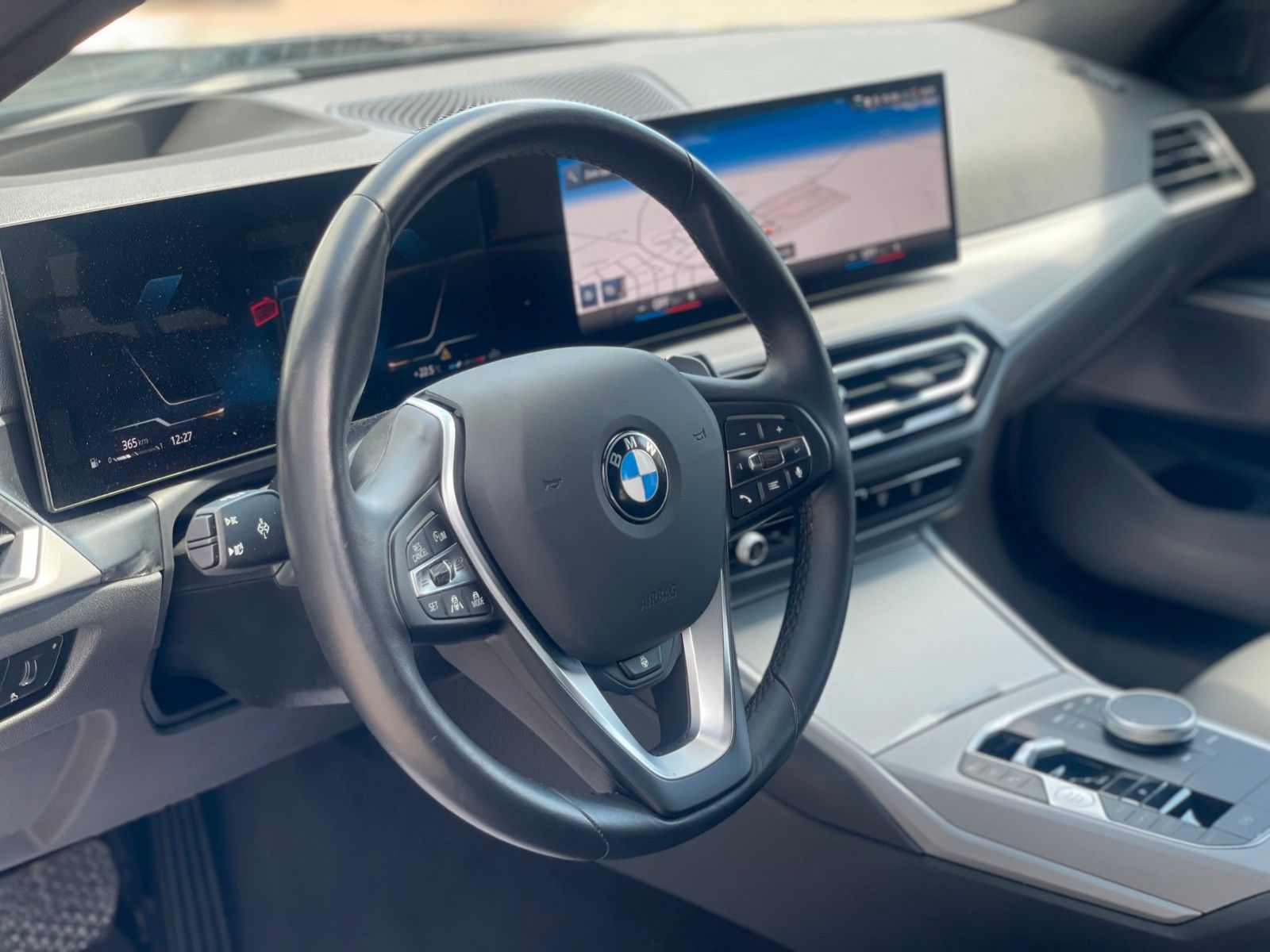 BMW 320d xDrive Touring - Samsaru's Car Outlet