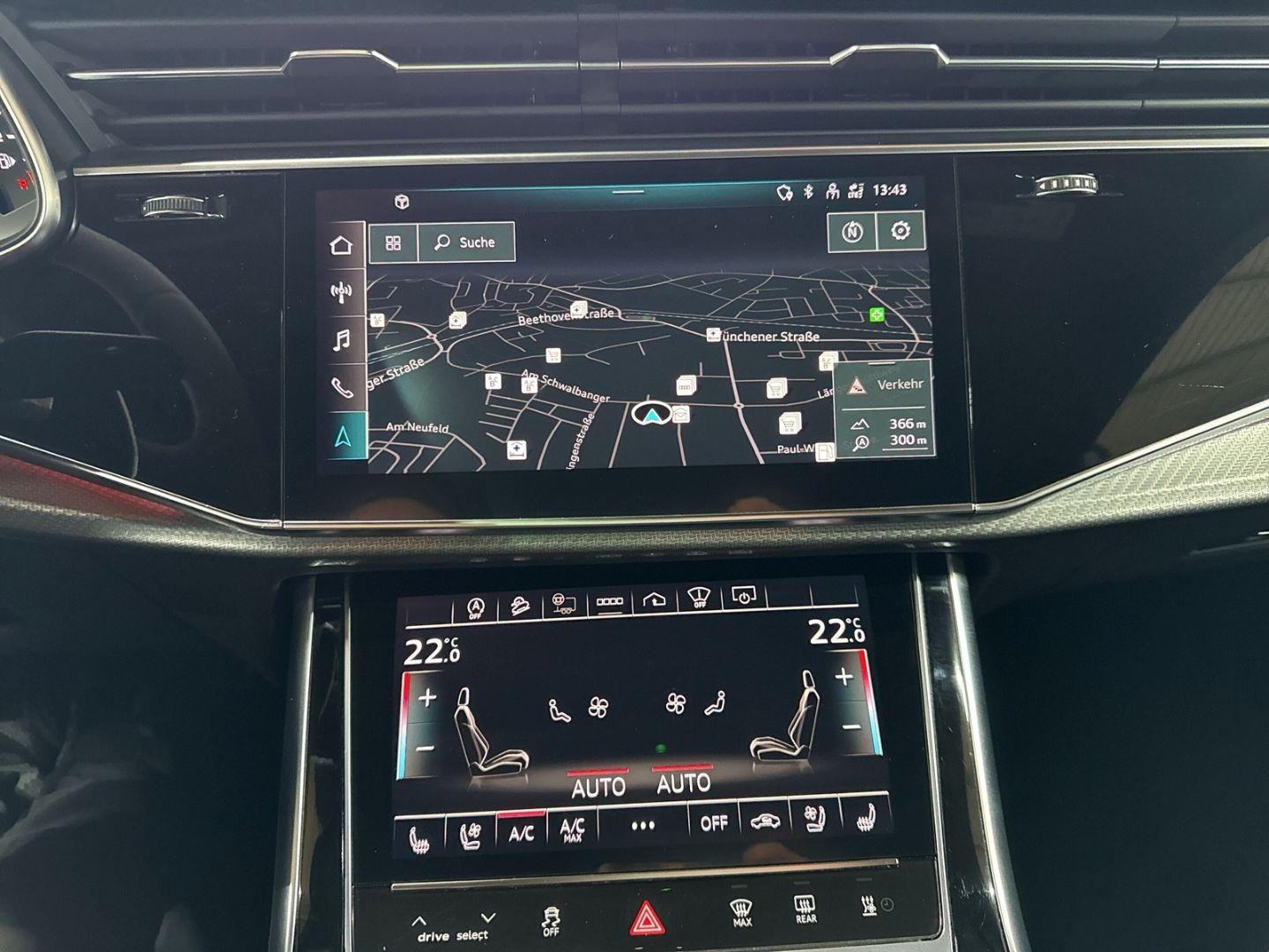 Audi RSQ8 qu tiptro 360°+AHK+HuD+Keramik+Pano+Sthz