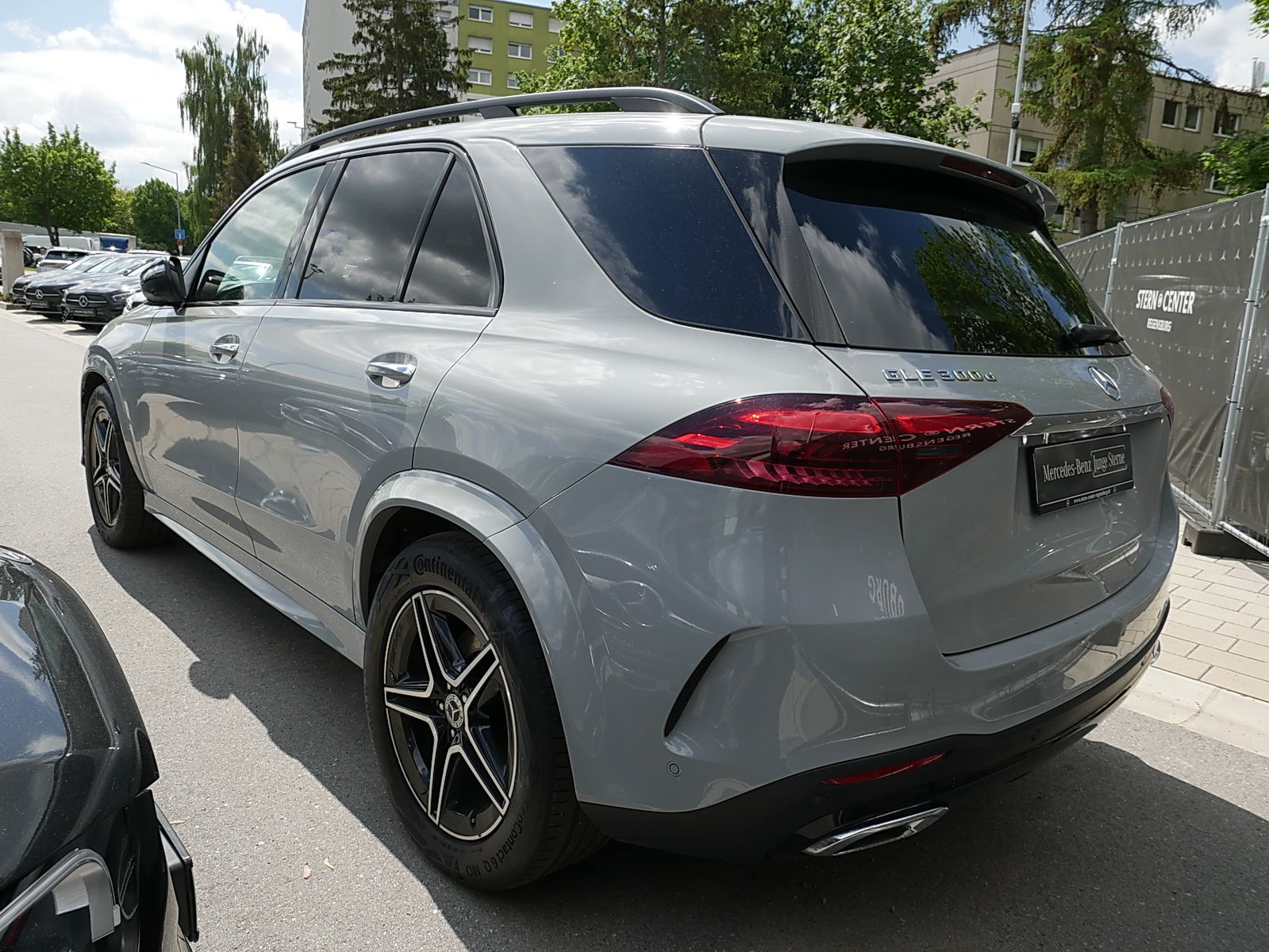 Mercedes-Benz GLE 300 d 4M+AMG+MultiBeam LED+Night+AHK+PANO+++