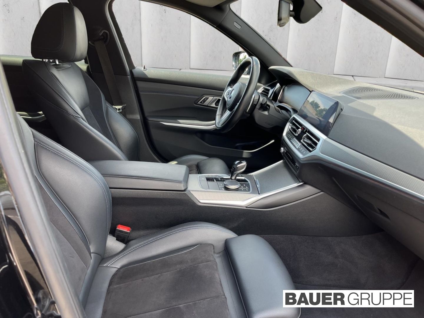 BMW 320 d xDrive M Sport Touring - Samsaru's Car Outlet