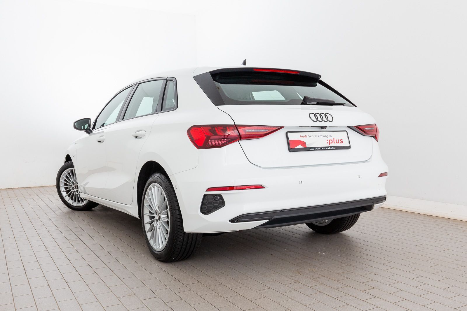 Audi A3 Sportback advanced 40 TFSI e S tr. LED RFK