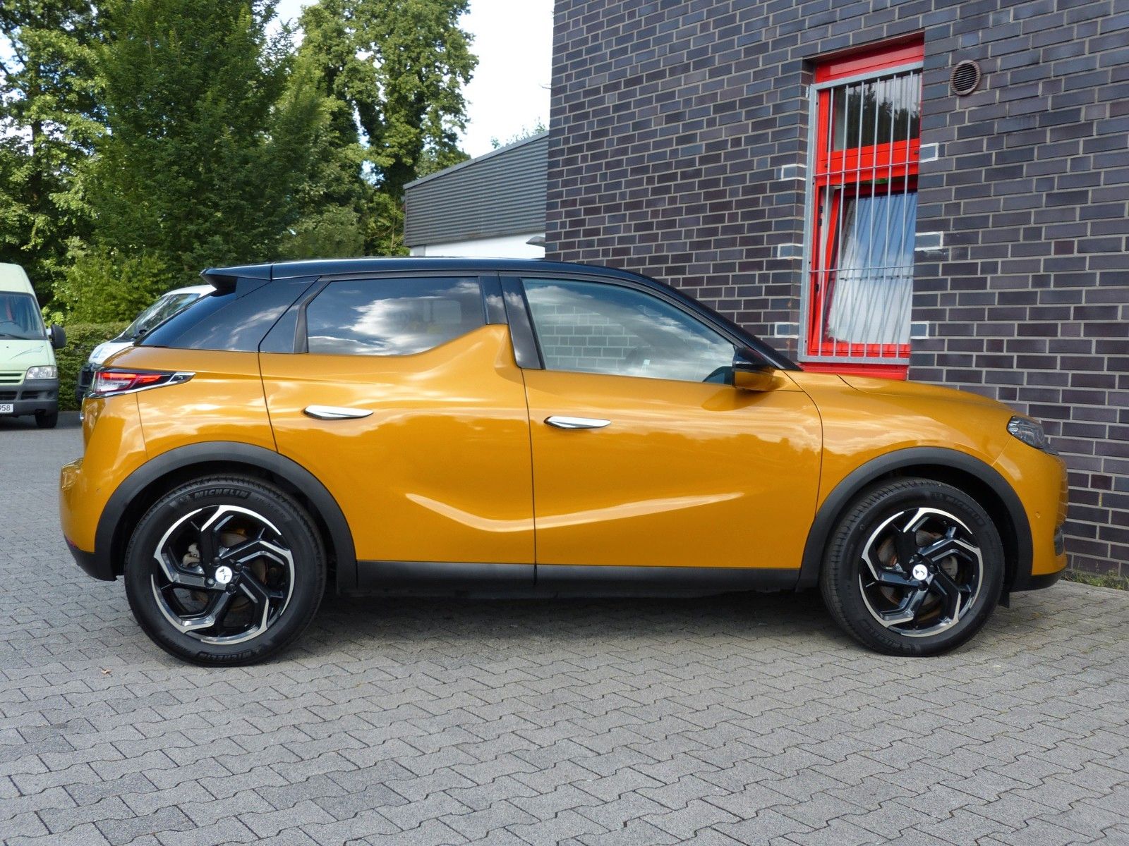 DS Automobiles DS 3 Crossback E-Tense Grand Chic - Samsaru's Car Outlet