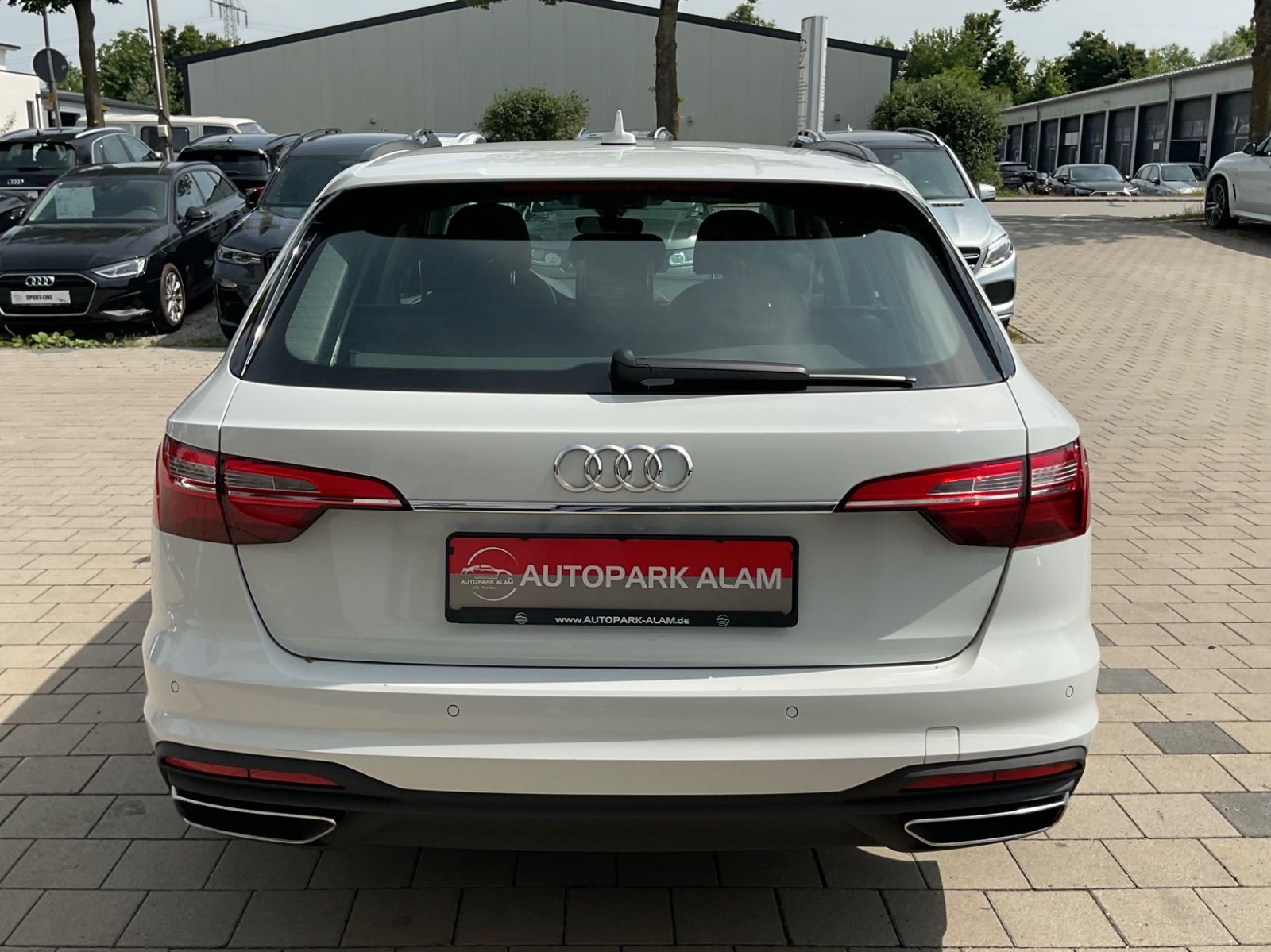 Audi A4 Avant 35 TFSI S-tronic - Samsaru's Car Outlet