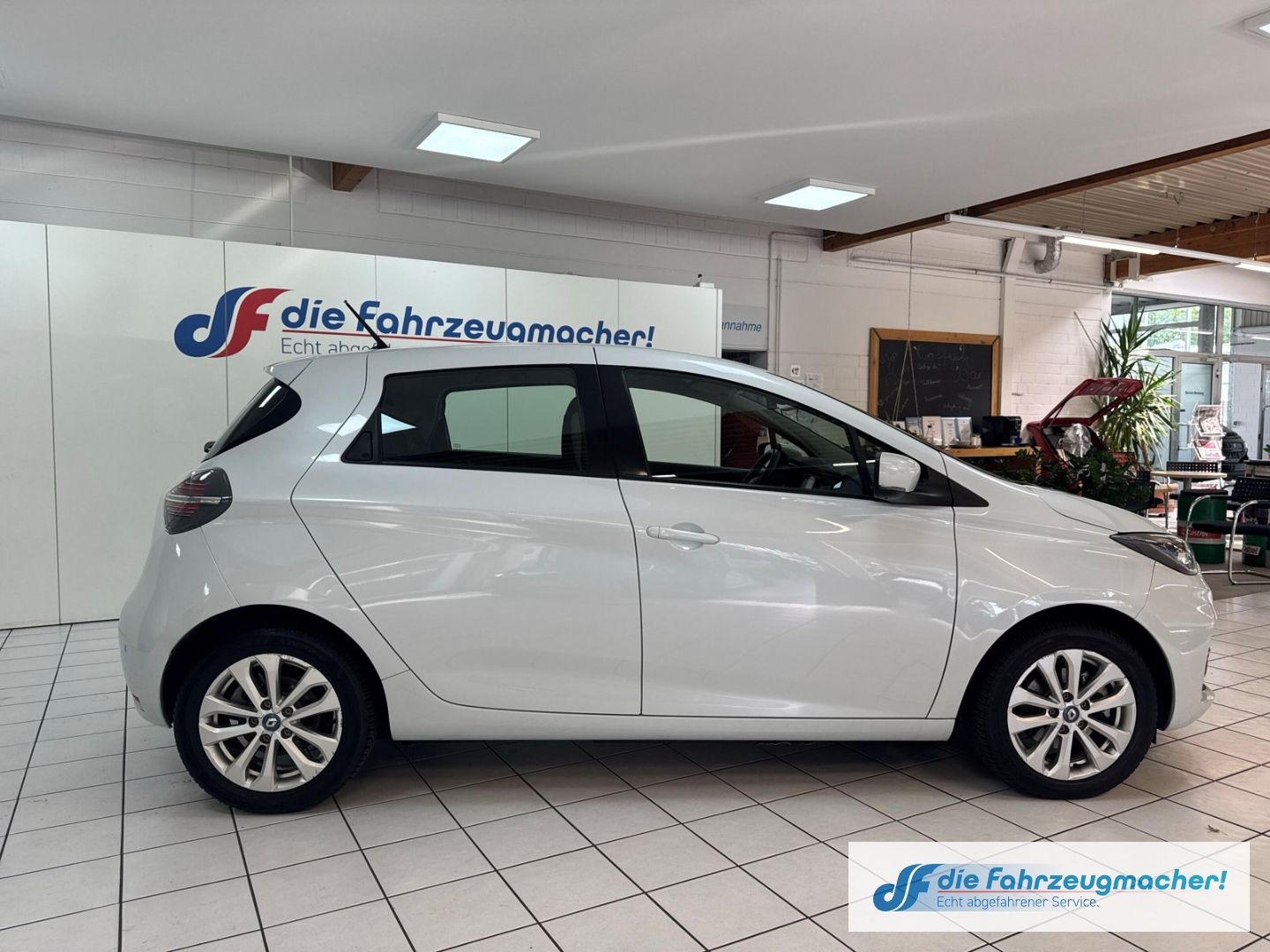 Renault ZOE Experience R110 - Samsaru's Car Outlet