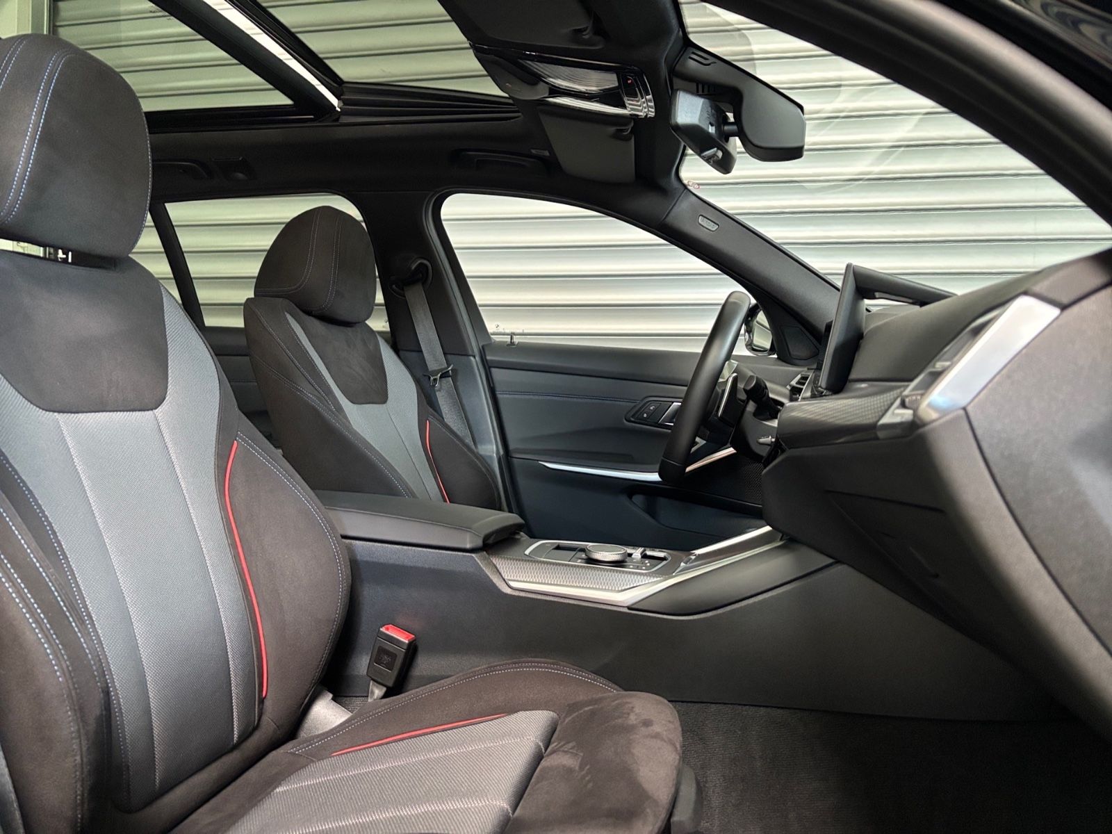 BMW 320i Touring M Sport -AHK/Pano/HeadUp/Innovation