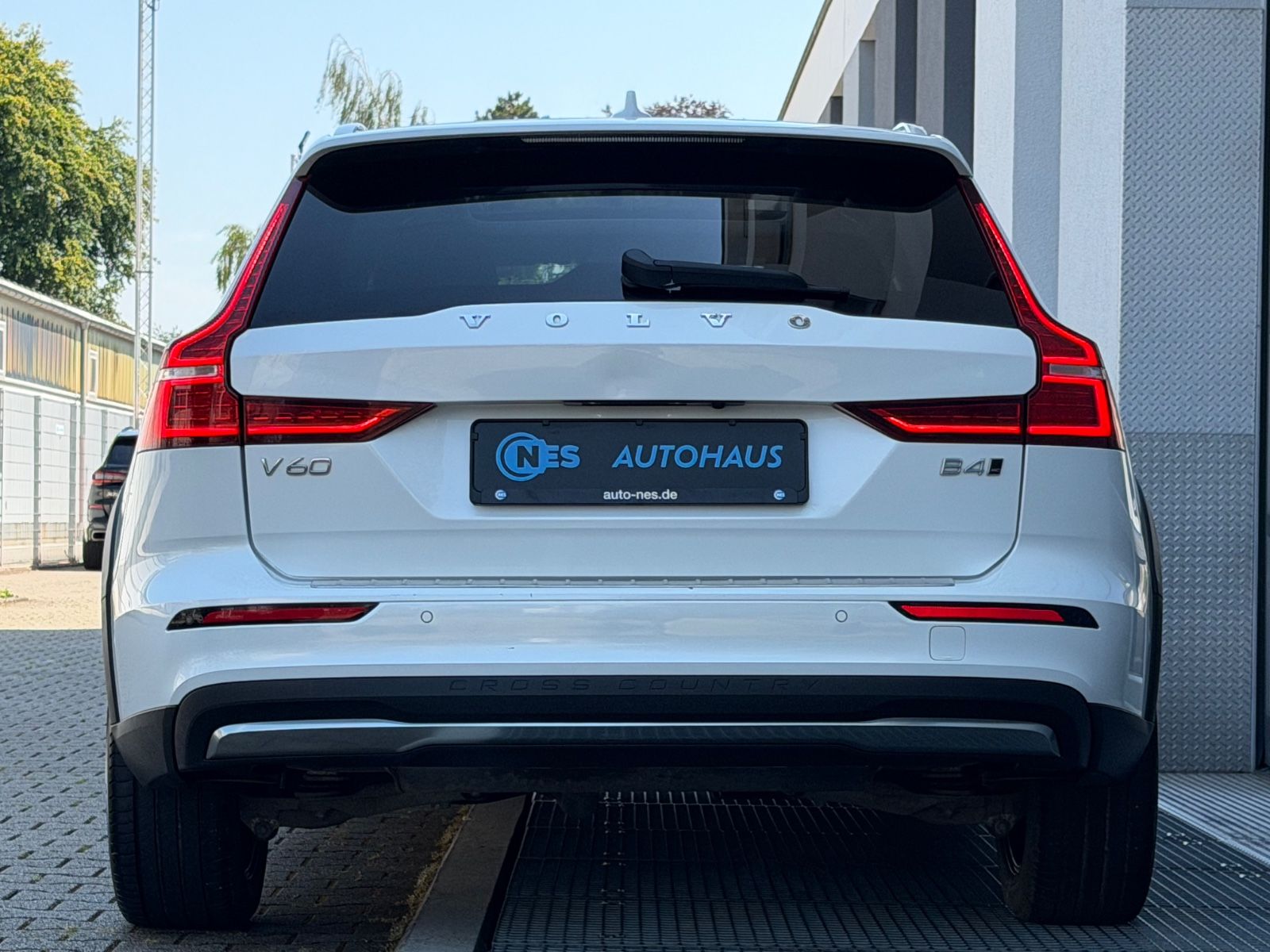 Volvo V60 CROSS COUNTRY PLUS AWD*ACC*PANO*LEDER*360*.