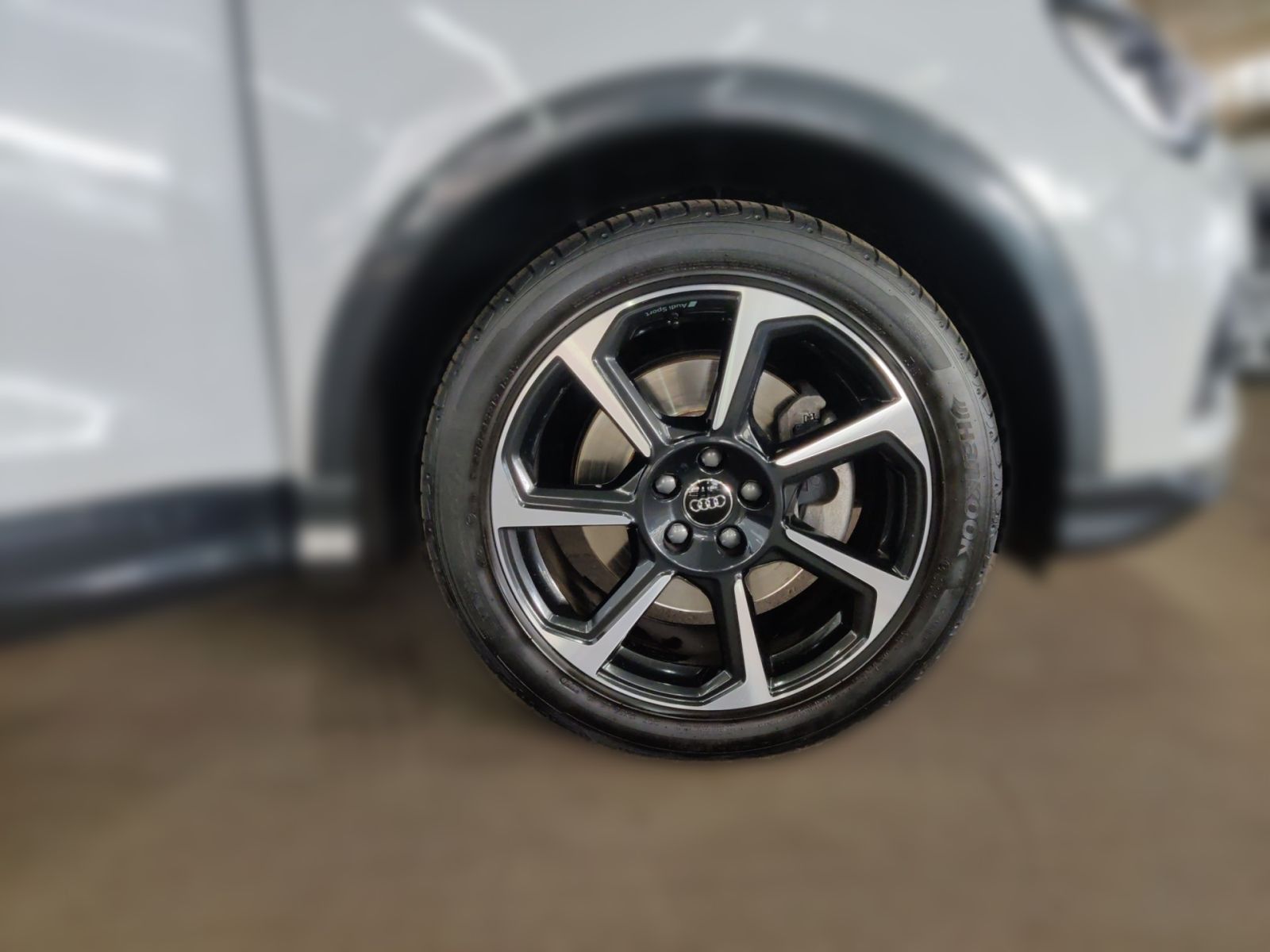 Audi Q3 45 TFSI quattro advanced - Samsaru's Car Outlet