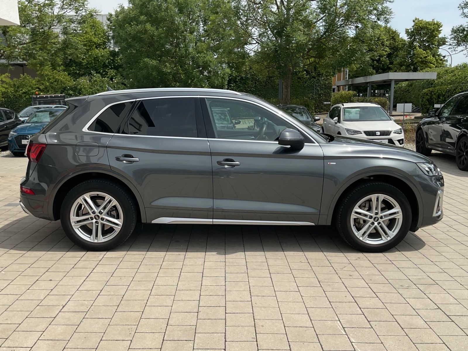 Audi Q5 40 TDI quattro S line - Samsaru's Car Outlet