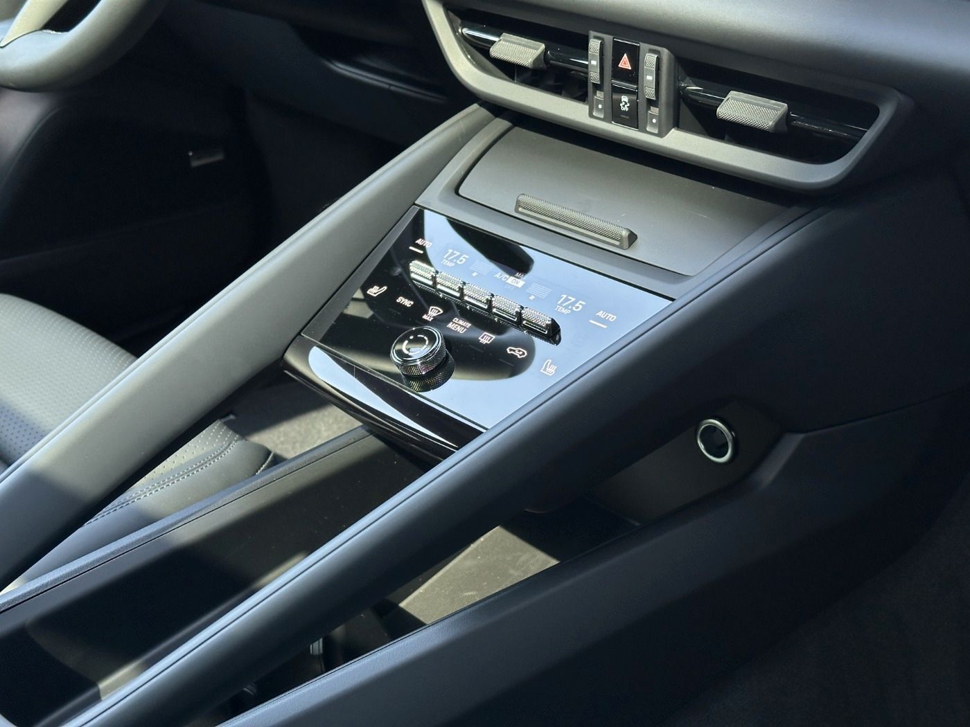 Porsche Macan 4 - Samsaru's Car Outlet