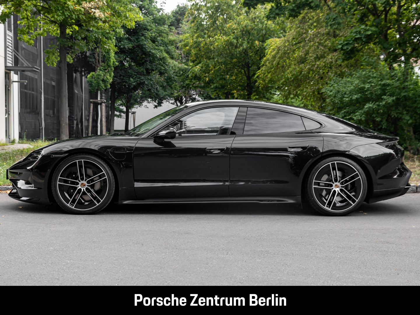 Porsche Taycan GTS Burmester HA-Lenkung Surround-View