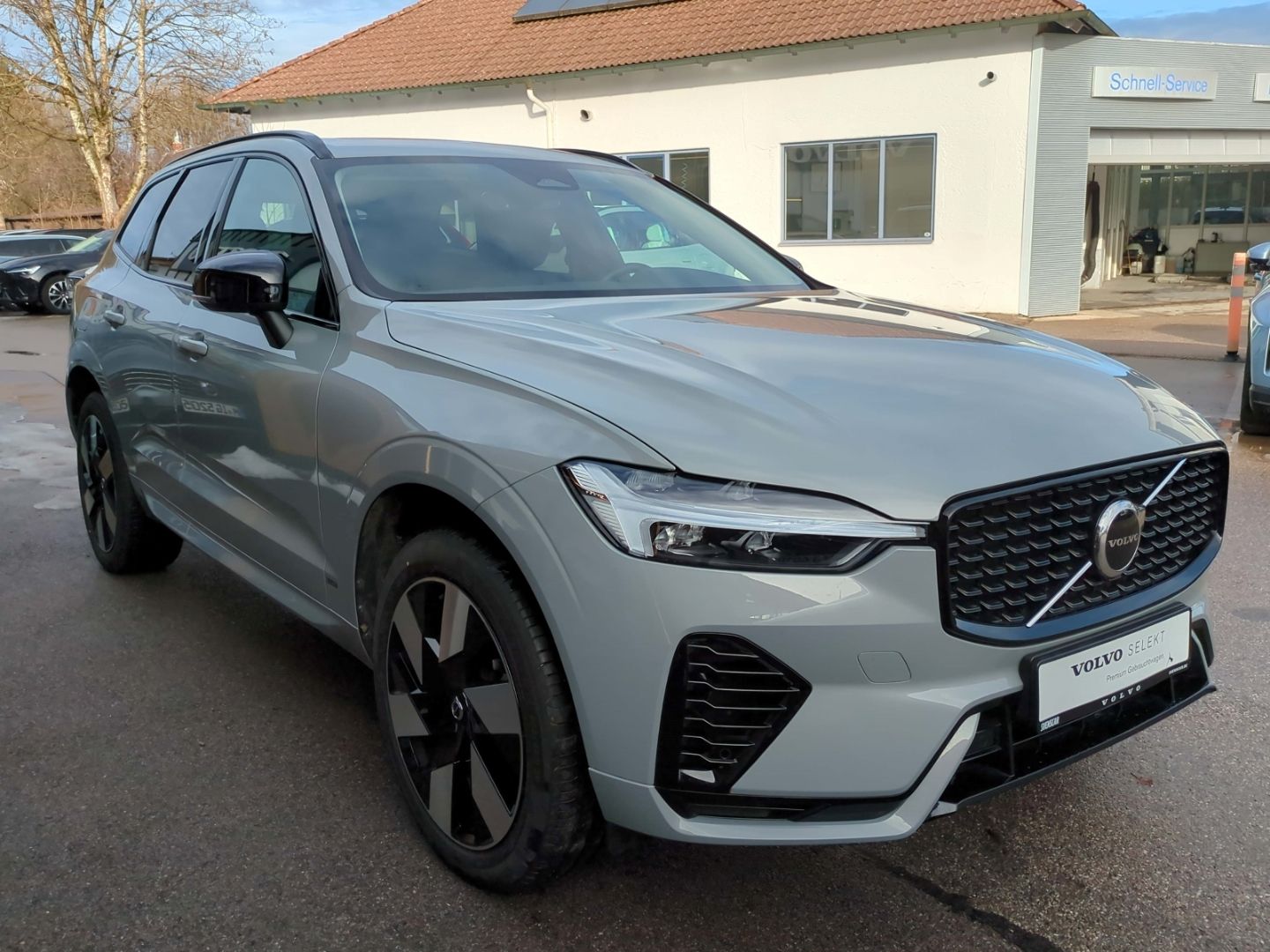 Volvo XC60 Plus Dark Recharge Plug-In Hybrid AWD T8 Tw