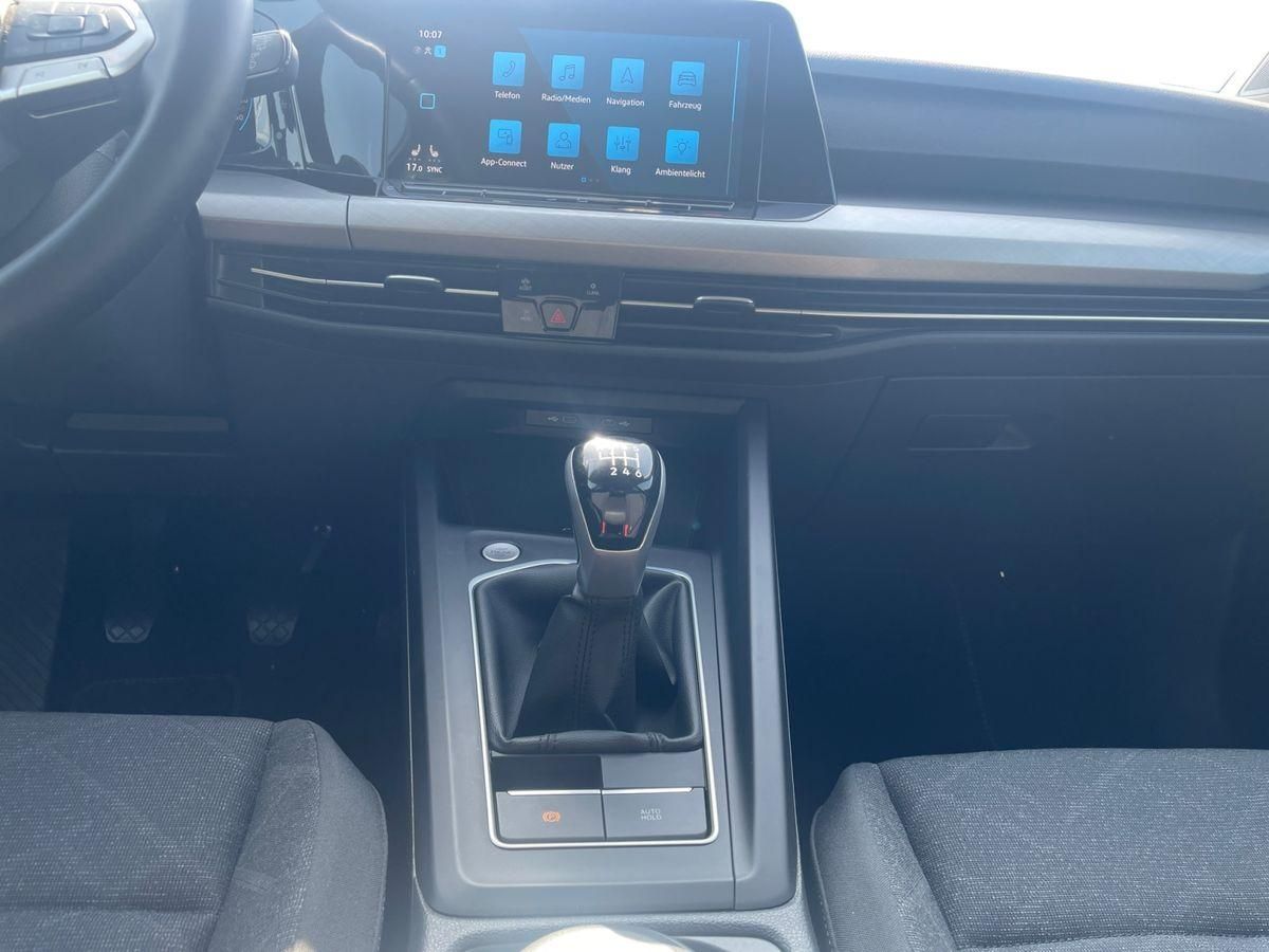 Volkswagen Golf VIII Variant 1.5 TSI LIFE - Samsaru's Car Outlet
