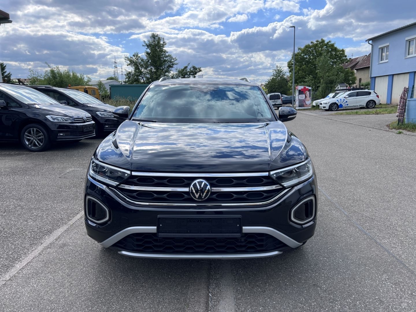 Volkswagen T-Roc 1.0TSI Style - Samsaru's Car Outlet