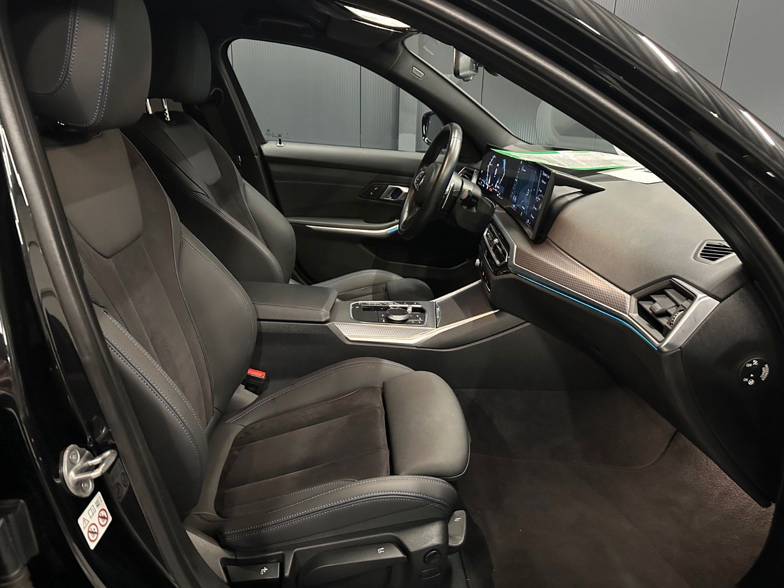 BMW 320d touring xDrive M-Sport Innovation - Samsaru's Car Outlet