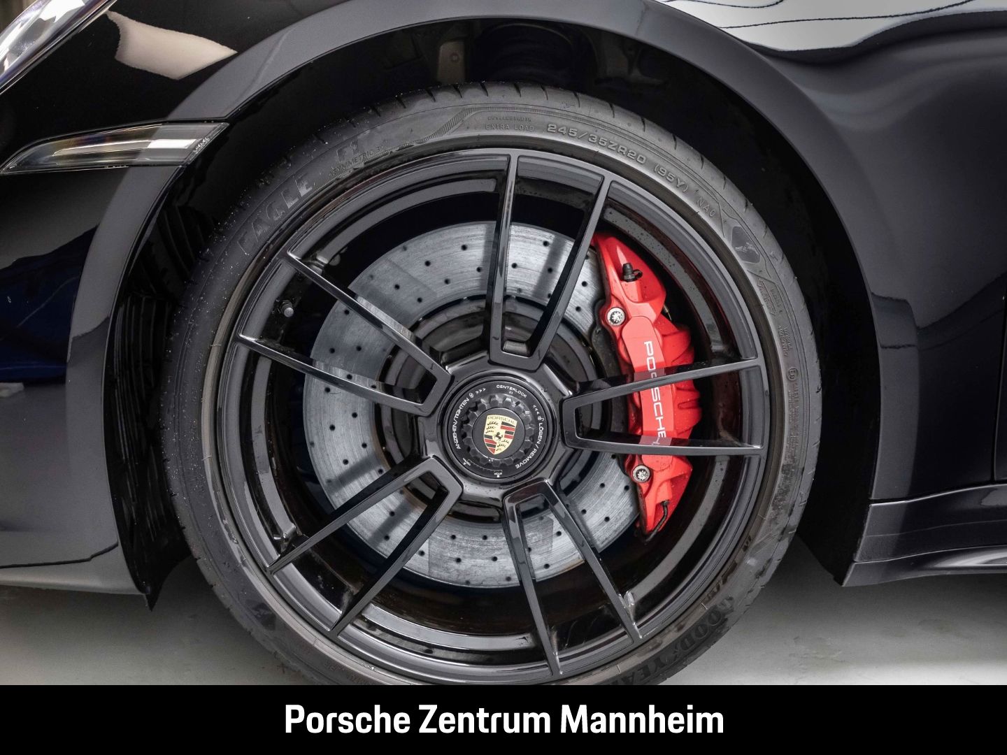 Porsche 992 911 4 GTS Cab. InnoDrive Matrix BOSE Carbon