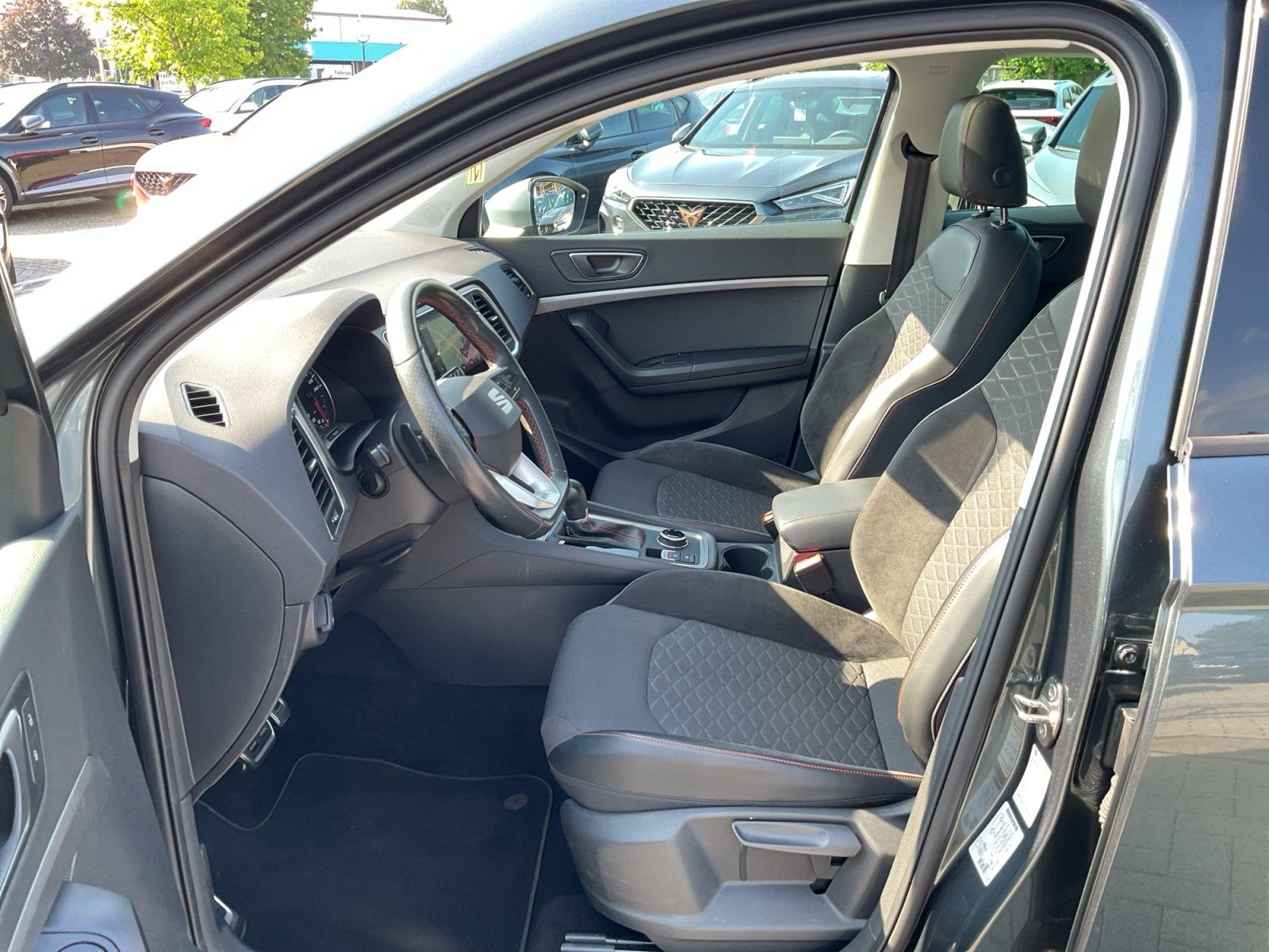 Seat Ateca FR 1.5 TSI DSG NAVI LED AHK PANO