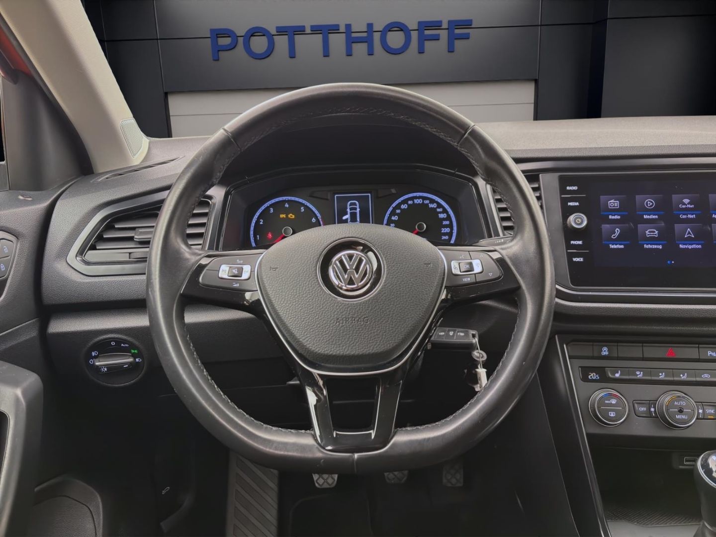 Volkswagen T-Roc 1.0 TSI - Samsaru's Car Outlet