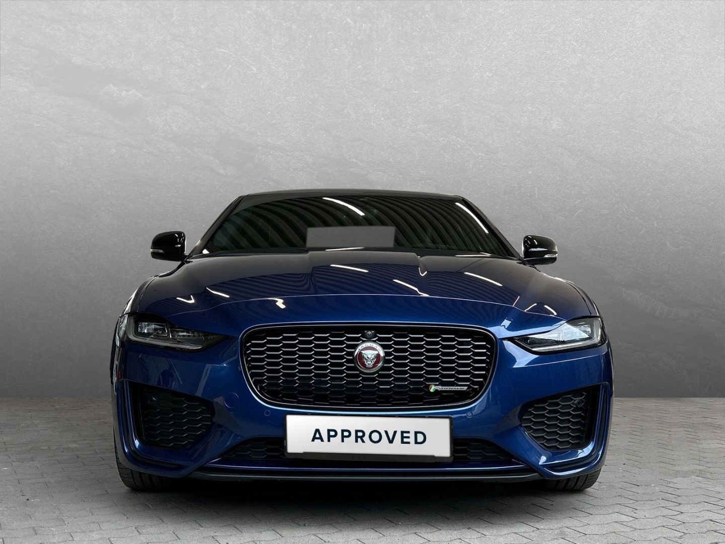Jaguar XE R-Dynamic Black D200 Mild-Hybrid EU6d Meridia