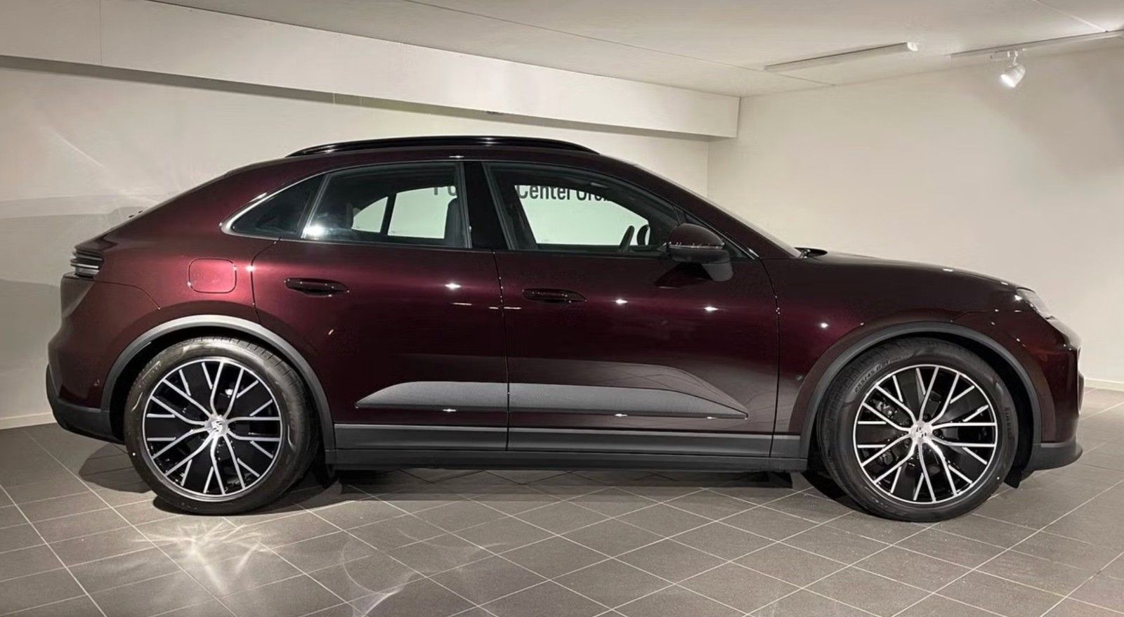 Porsche Macan Electric 4