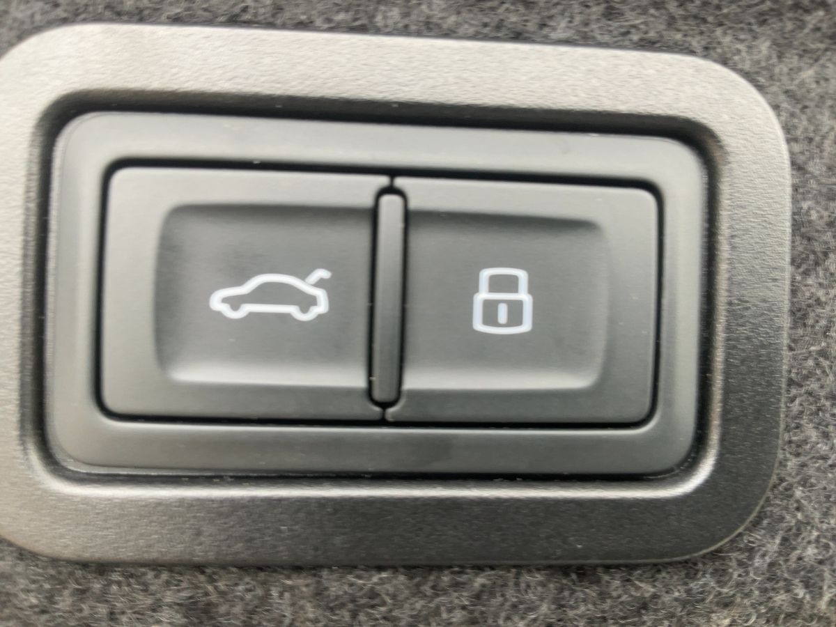 Audi A6 Limousine 40 TDI QU SPORT - Samsaru's Car Outlet