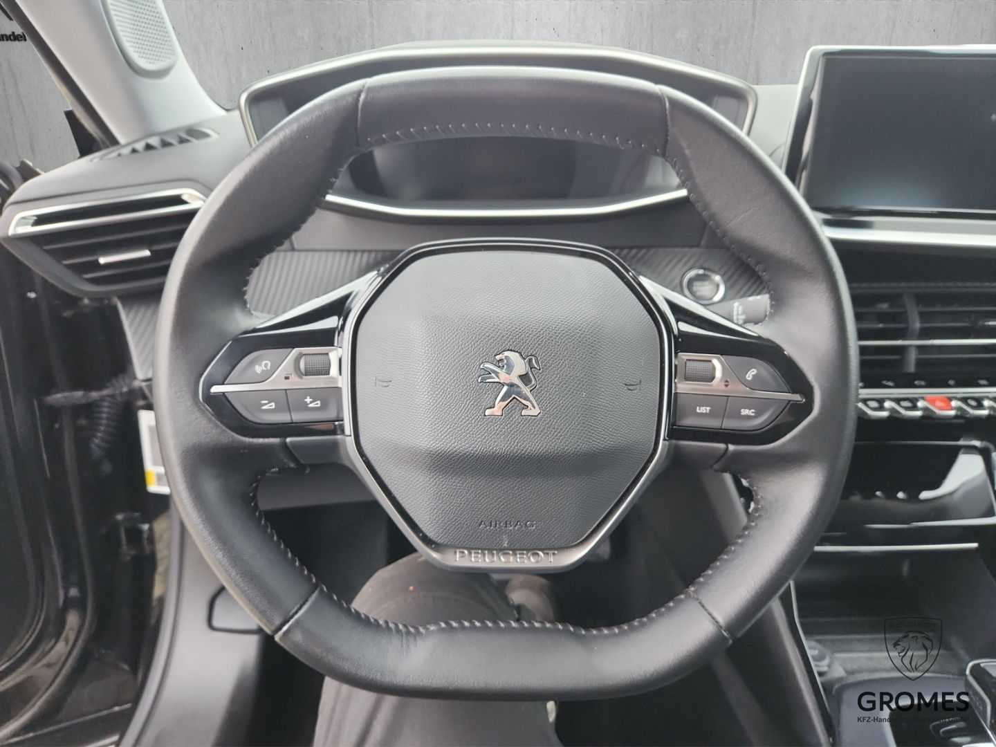 Peugeot 2008 e- Allure - Samsaru's Car Outlet