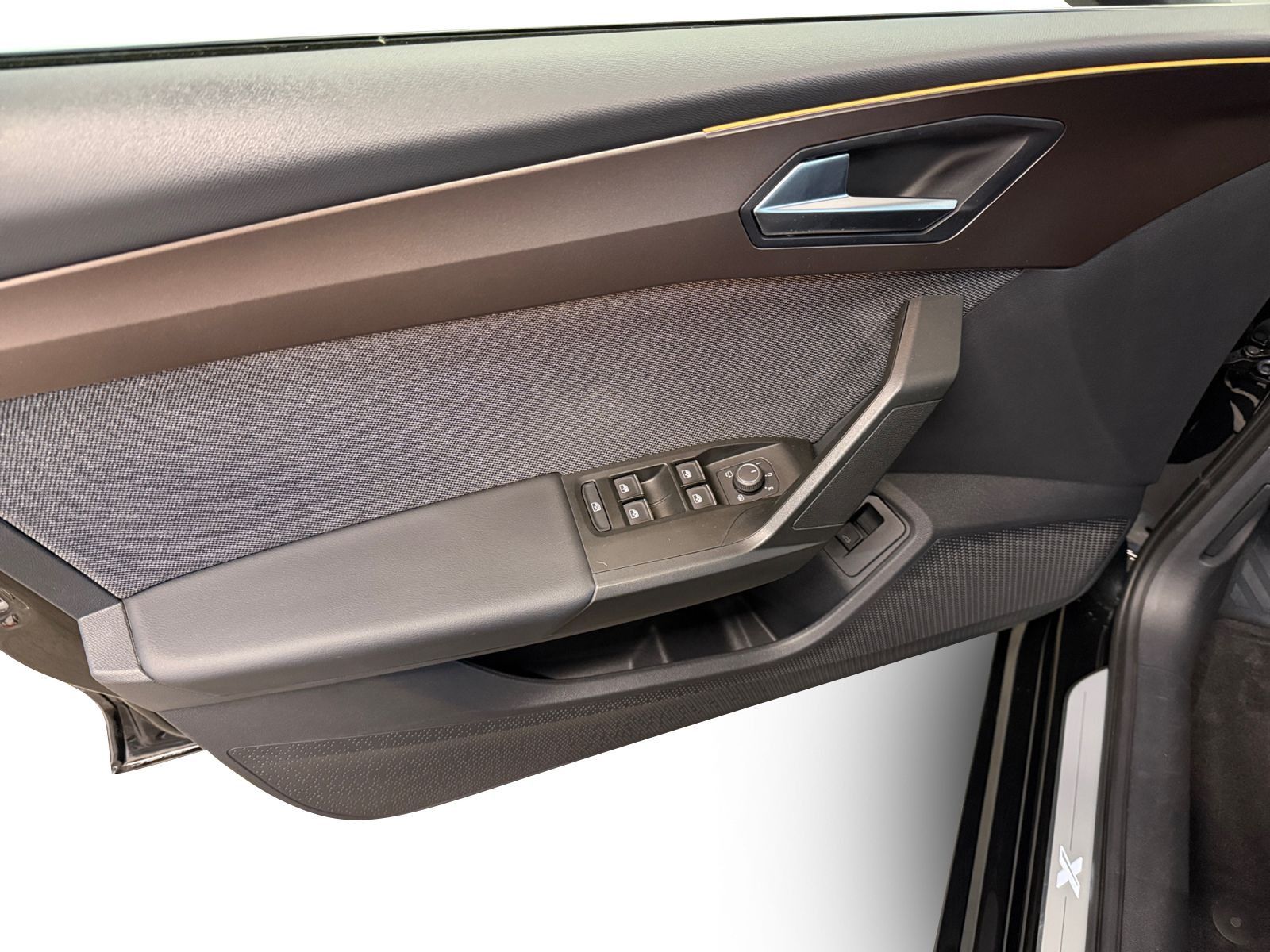 Seat Leon ST 2.0TDI DSG XCELLENCE LED+NAV+APP+SHZ+AHK