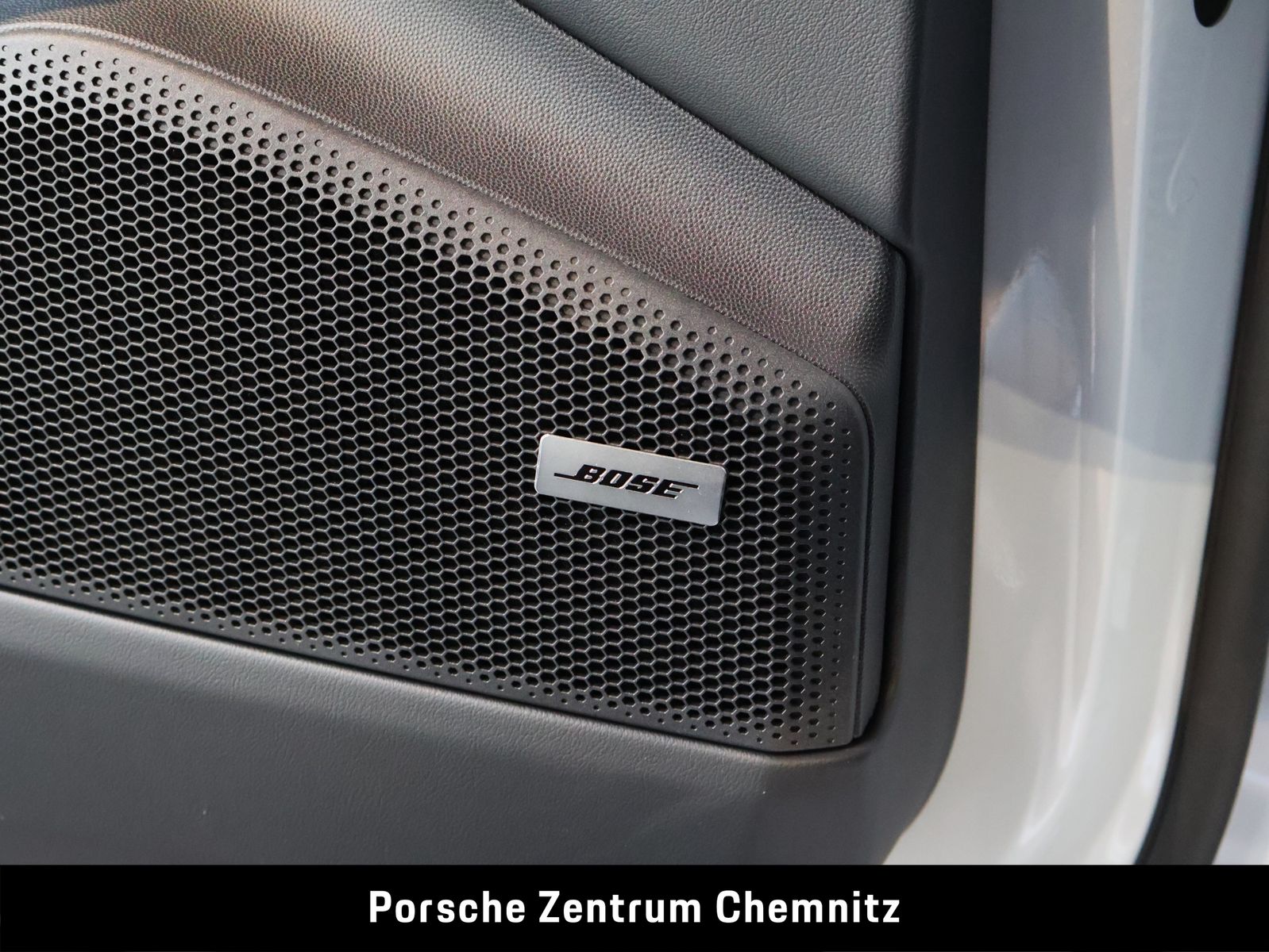 Porsche Macan 4 Electric BEV!;Pano;Luft;BOSE