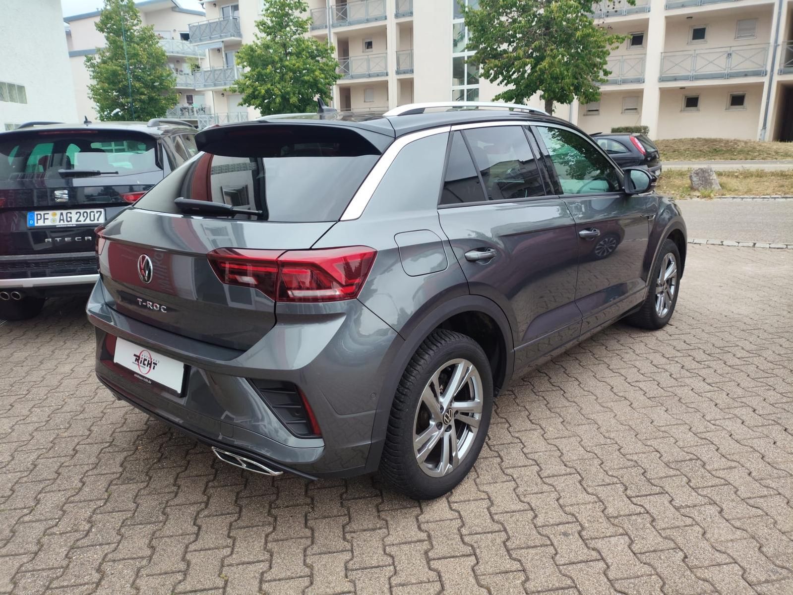 Volkswagen T-Roc 2.0 TDI R-Line - Samsaru's Car Outlet