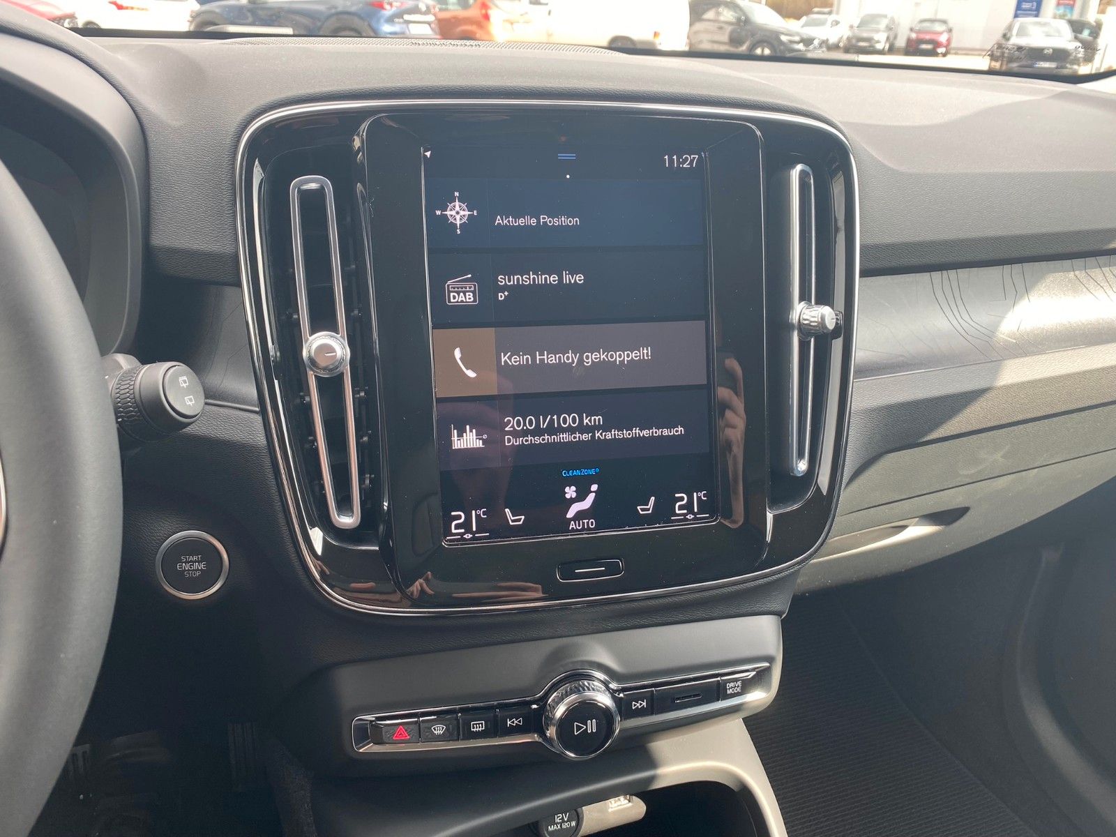 Volvo XC40 T5 Plus Dark Recharge Plug-In Hybrid 2WD