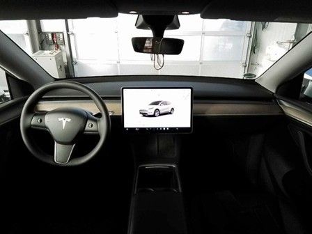 Tesla Model Y Long Range Dual AWDA.pilot Pr. Int.