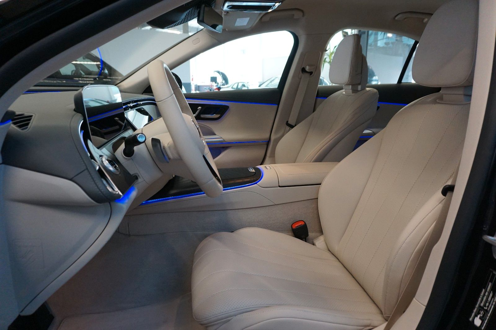 Mercedes-Benz E 220 d Avantgarde Advanced Plus - Samsaru's Car Outlet