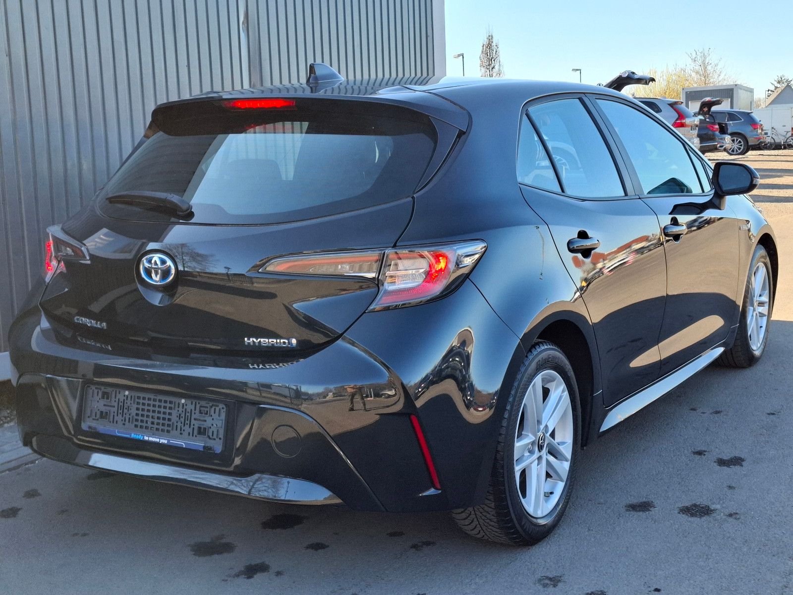 Toyota Corolla 1.8 Hybrid - Samsaru's Car Outlet