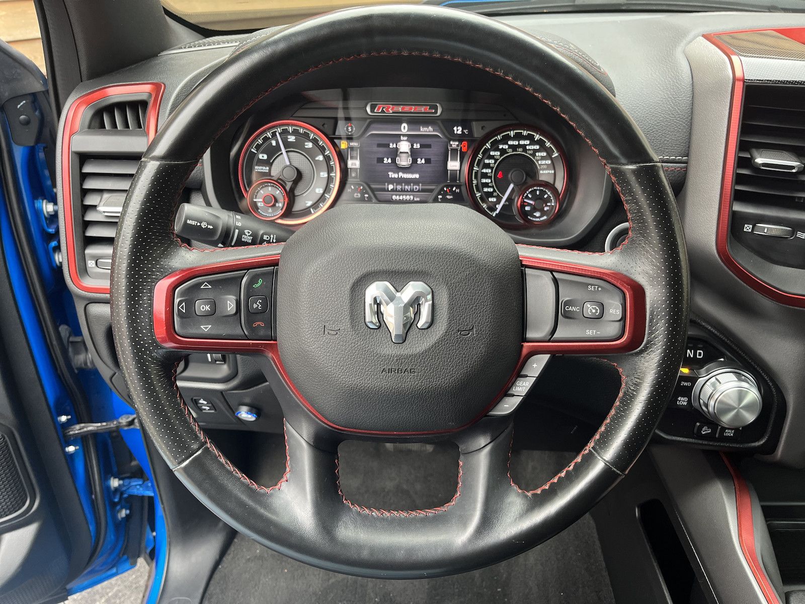 Dodge RAM 1500 REBEL 4x4 LPG AHK 5,7L LED Rollbar
