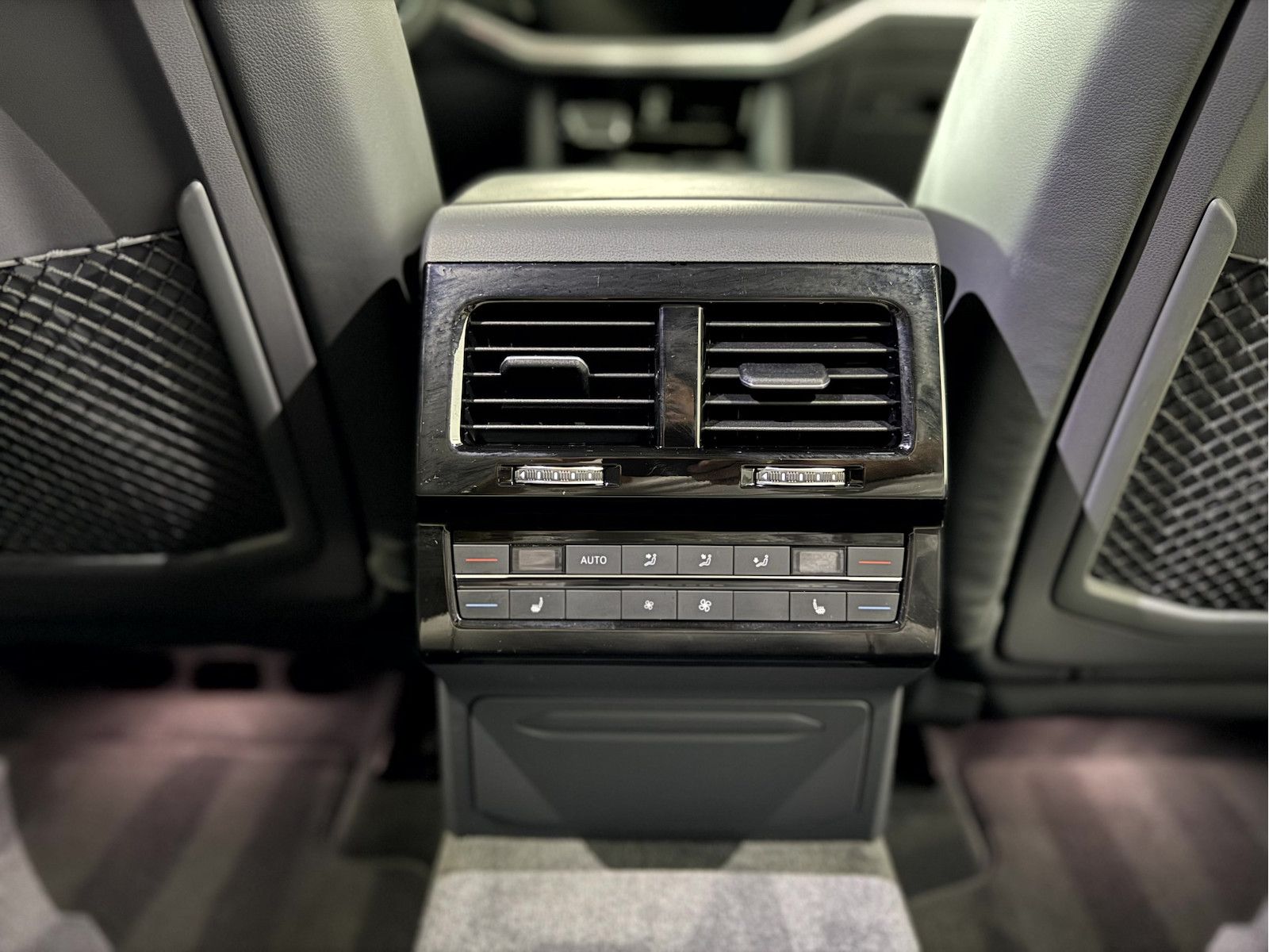 Volkswagen Touareg 3.0 TSI eHybrid 4Motion*IQ*Pano*AHK*HUD*