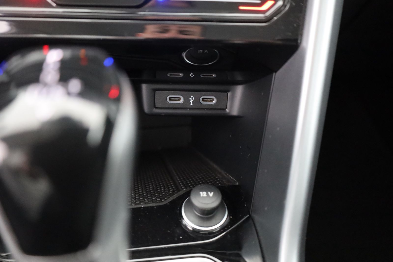 Volkswagen T-Roc 1.5 TSI DSG - Samsaru's Car Outlet